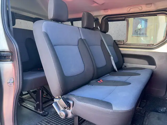 Opel Vivaro view 13