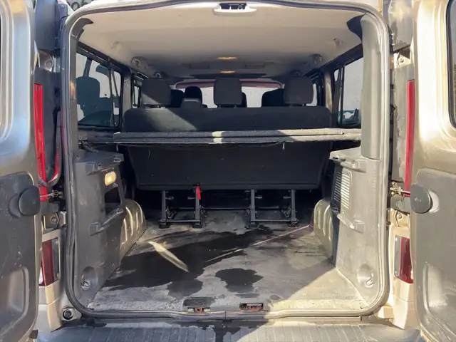 Opel Vivaro view 14