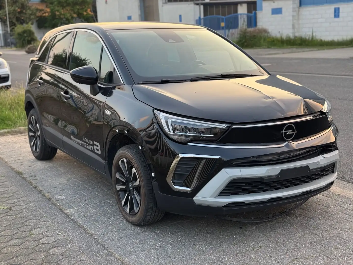 Opel Crossland X / Elegante / NAVI / AT / Negro - 2