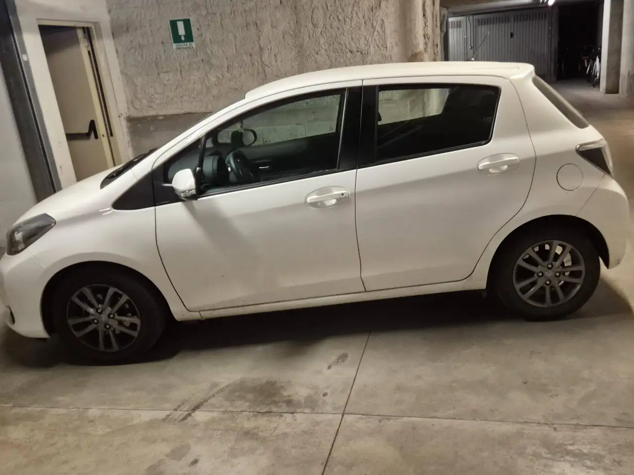 Toyota Yaris Yaris 5p 1.0 — photo 1 of 3