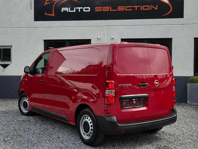 Opel Vivaro view 2