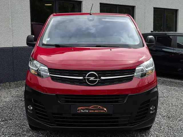 Opel Vivaro view 3