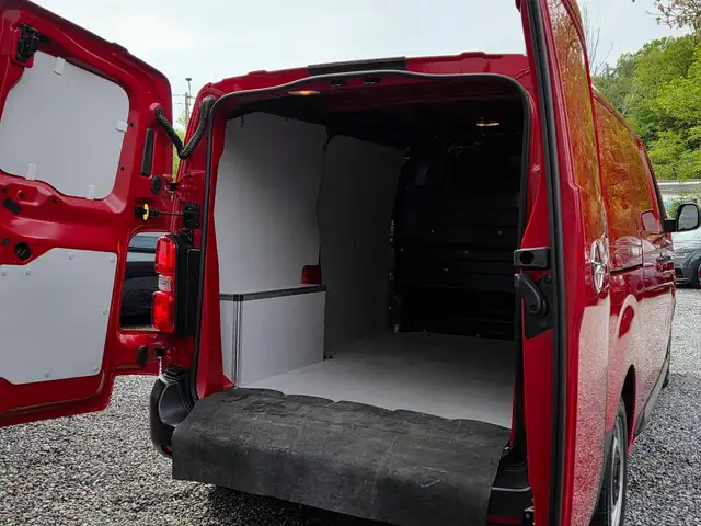 Opel Vivaro view 8