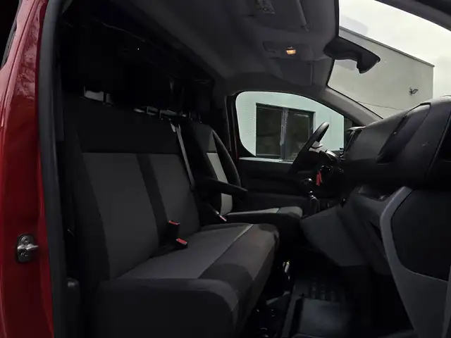 Opel Vivaro view 10