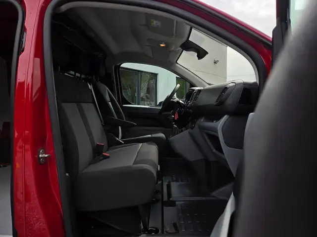 Opel Vivaro view 9