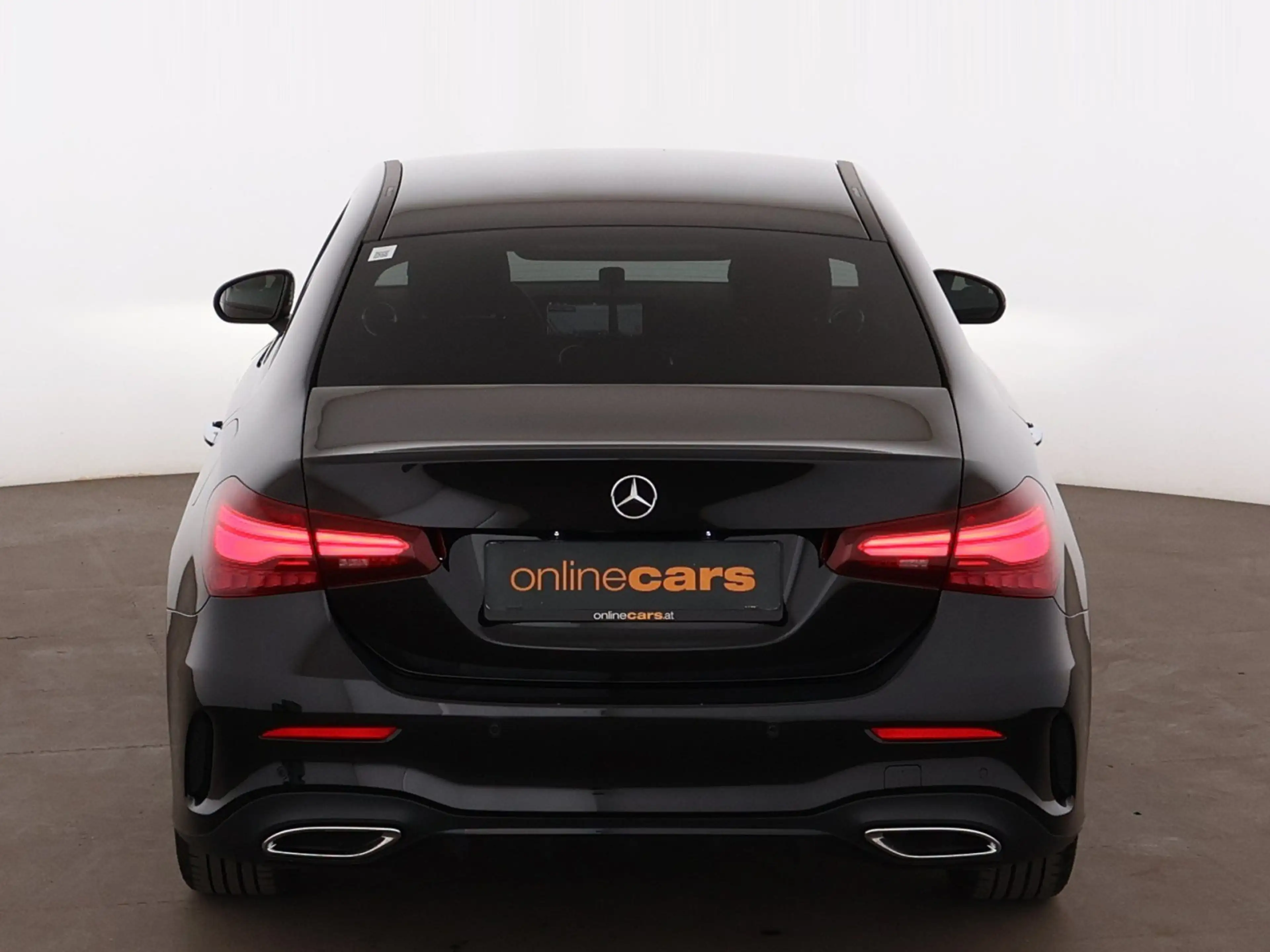 Mercedes-Benz A 180 d AMG-Line Aut LED LEDER NAVI R-CAM SITZHZG — photo 7