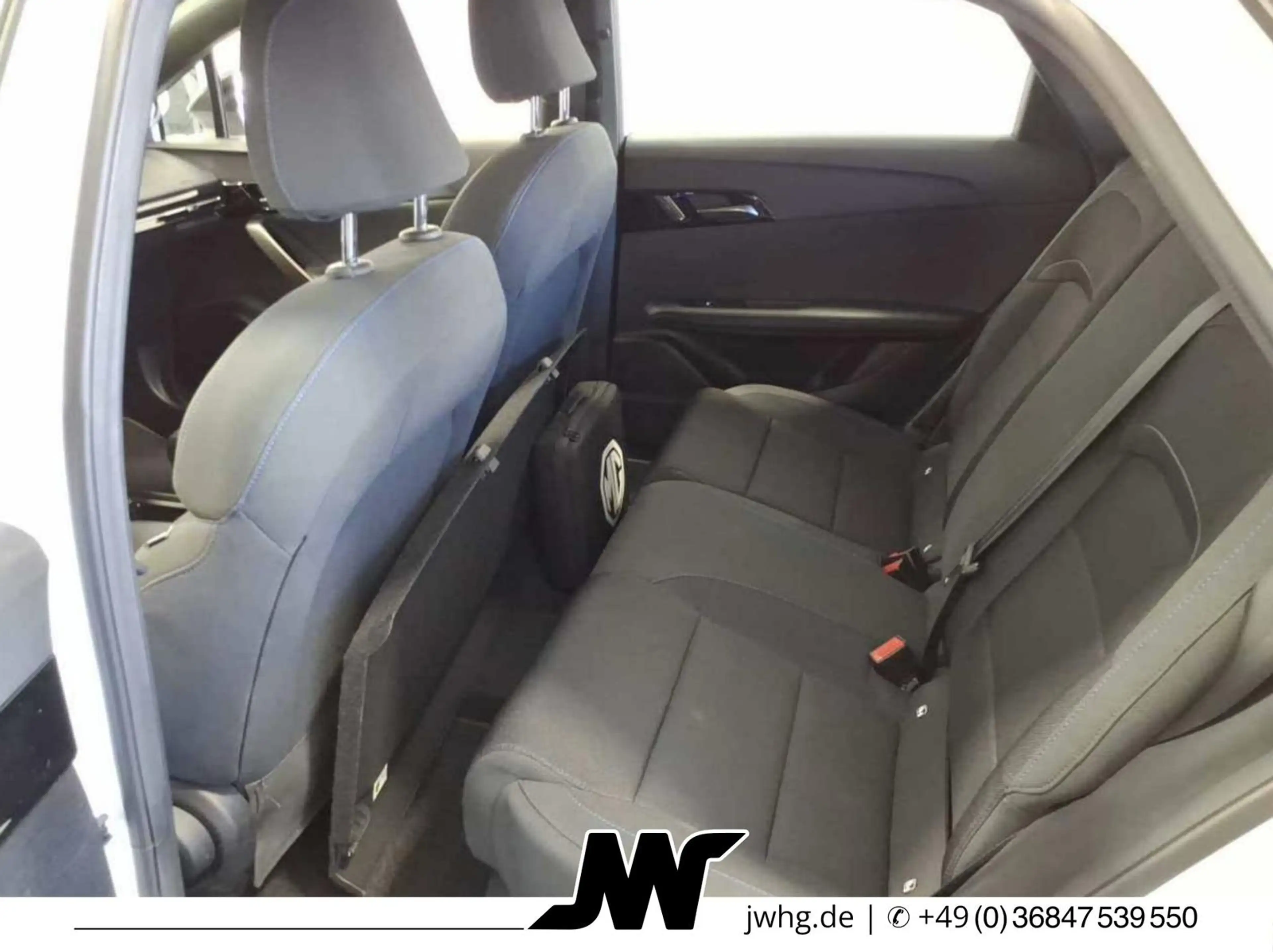 MG MG4 Standard ACC DigTacho SpurhalteAss Carplay — photo 9