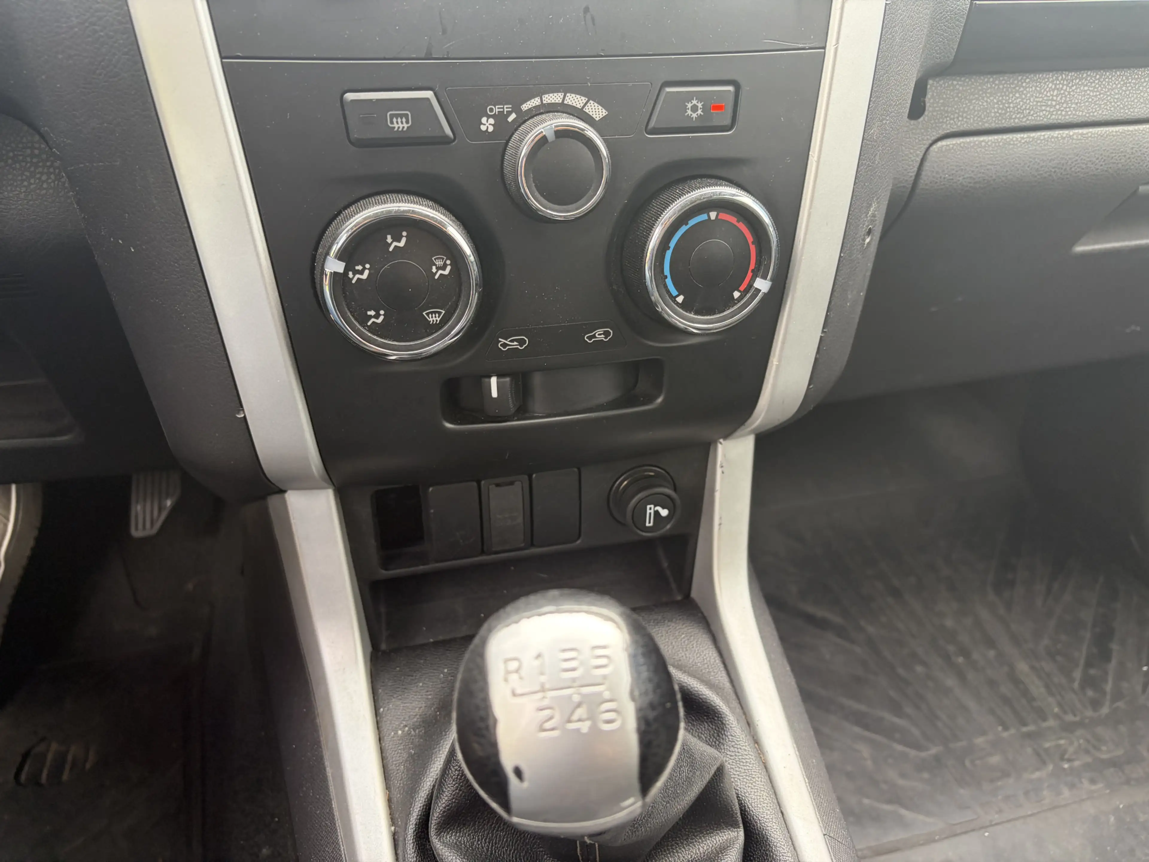 Isuzu D-Max 1.9D 120KW Euro6 Veth Dubbele Cabine lang LS 4WD ✓ — photo 15