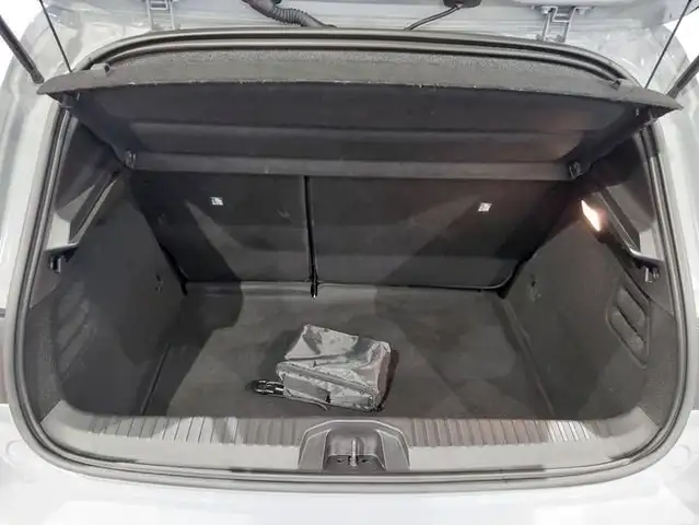 Renault Clio view 20