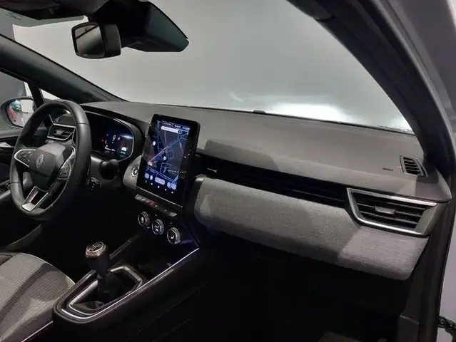 Renault Clio view 15