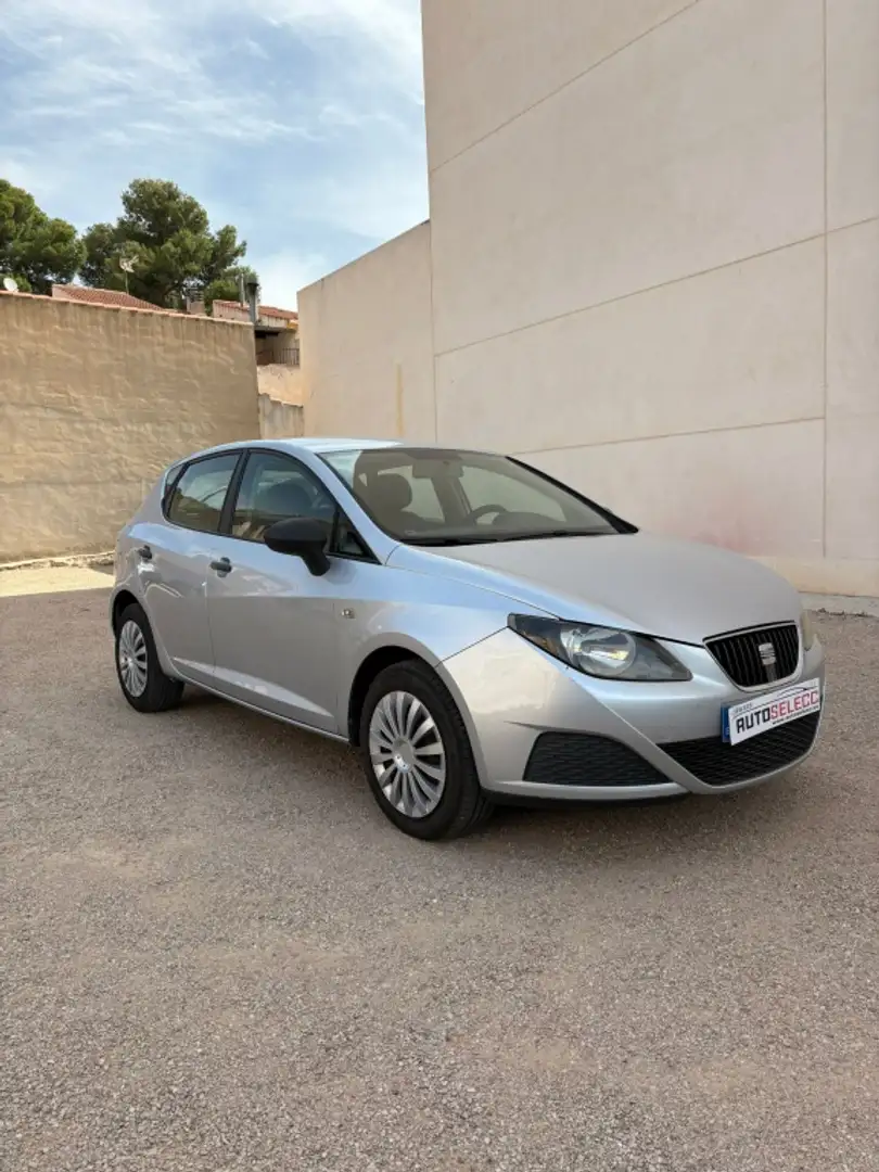 SEAT Ibiza 1.4TDI Reference Gris - 1