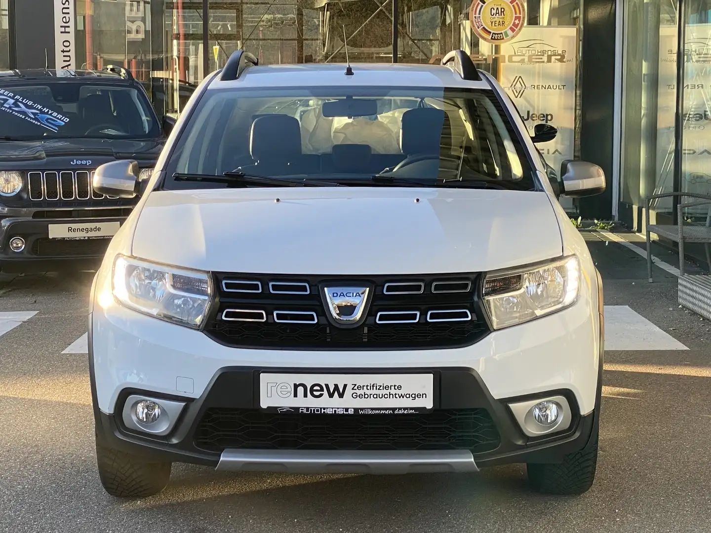 Dacia Sandero Stepway Celebration TCe 90 Start & Stop Weiß - 2