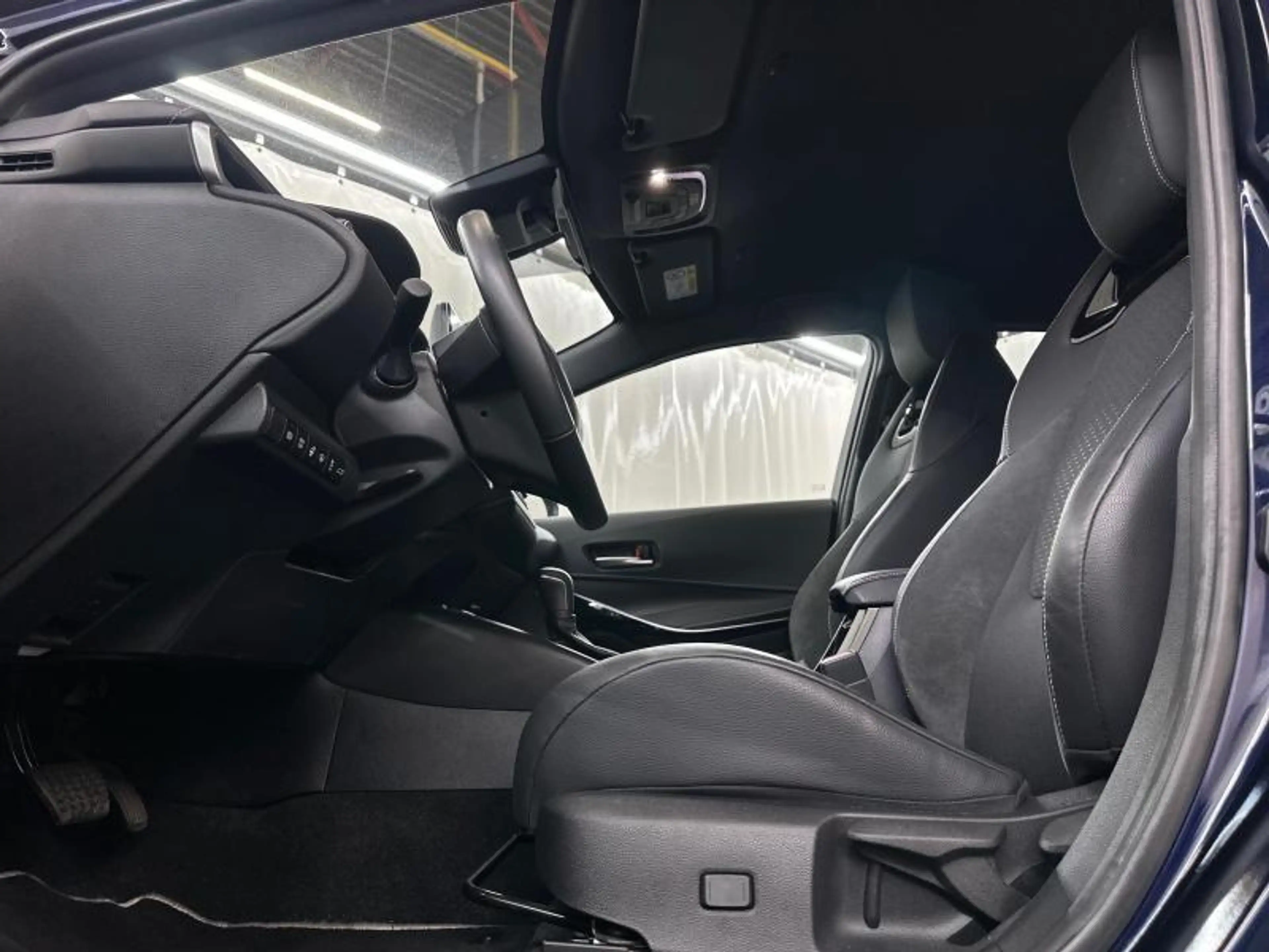 Toyota Corolla TS Premium — photo 20