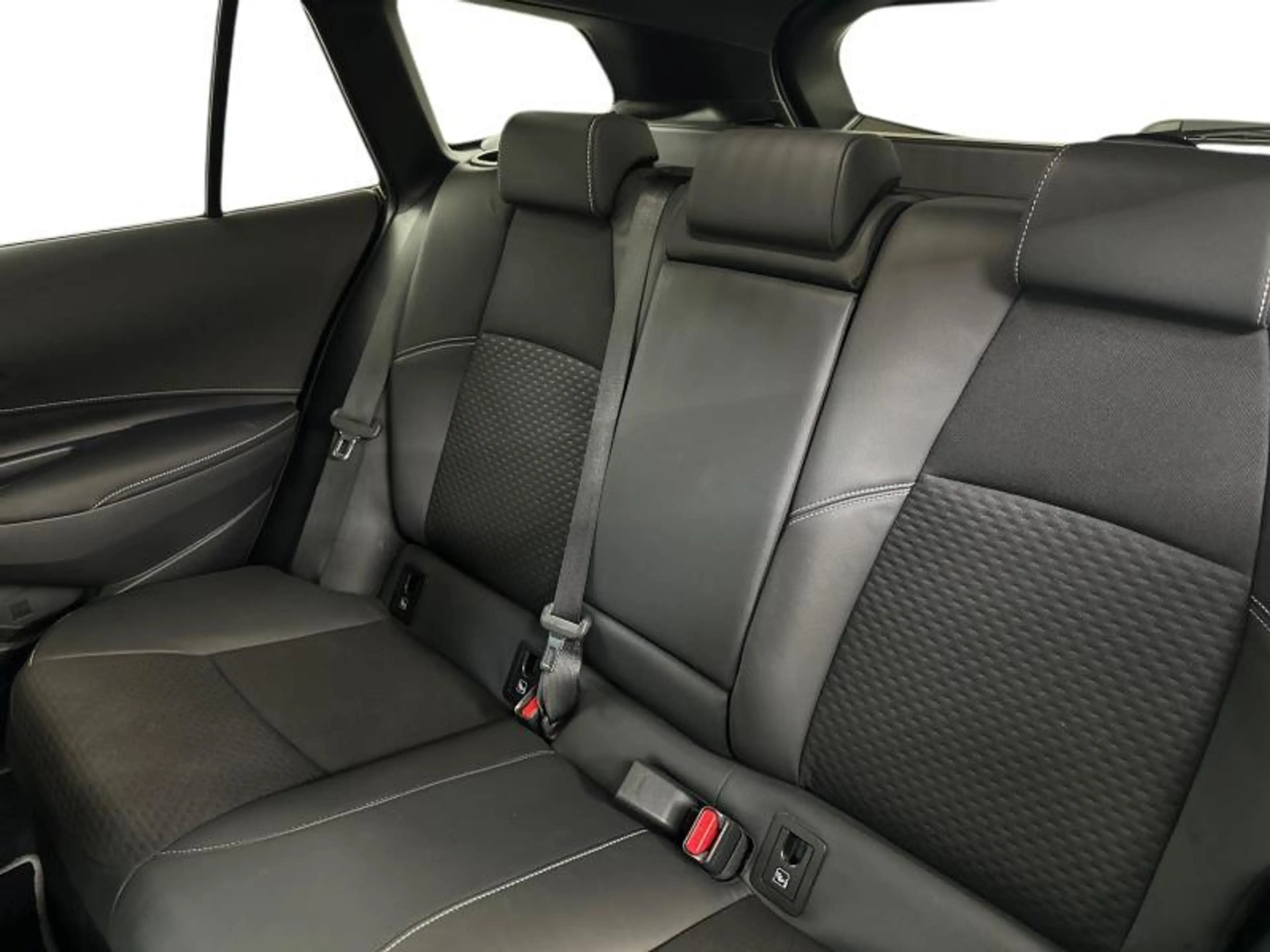 Toyota Corolla TS Premium — photo 12