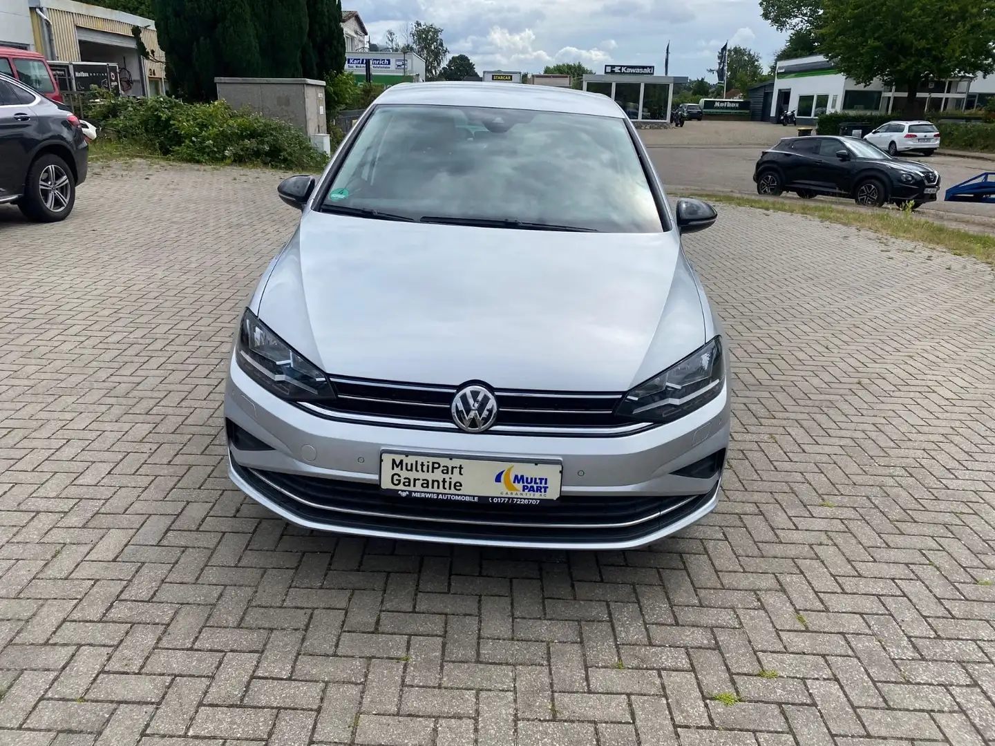 Volkswagen Golf Sportsvan VII IQ.DRIVE.Navi.Kamera.AHK.PDC Silber - 1