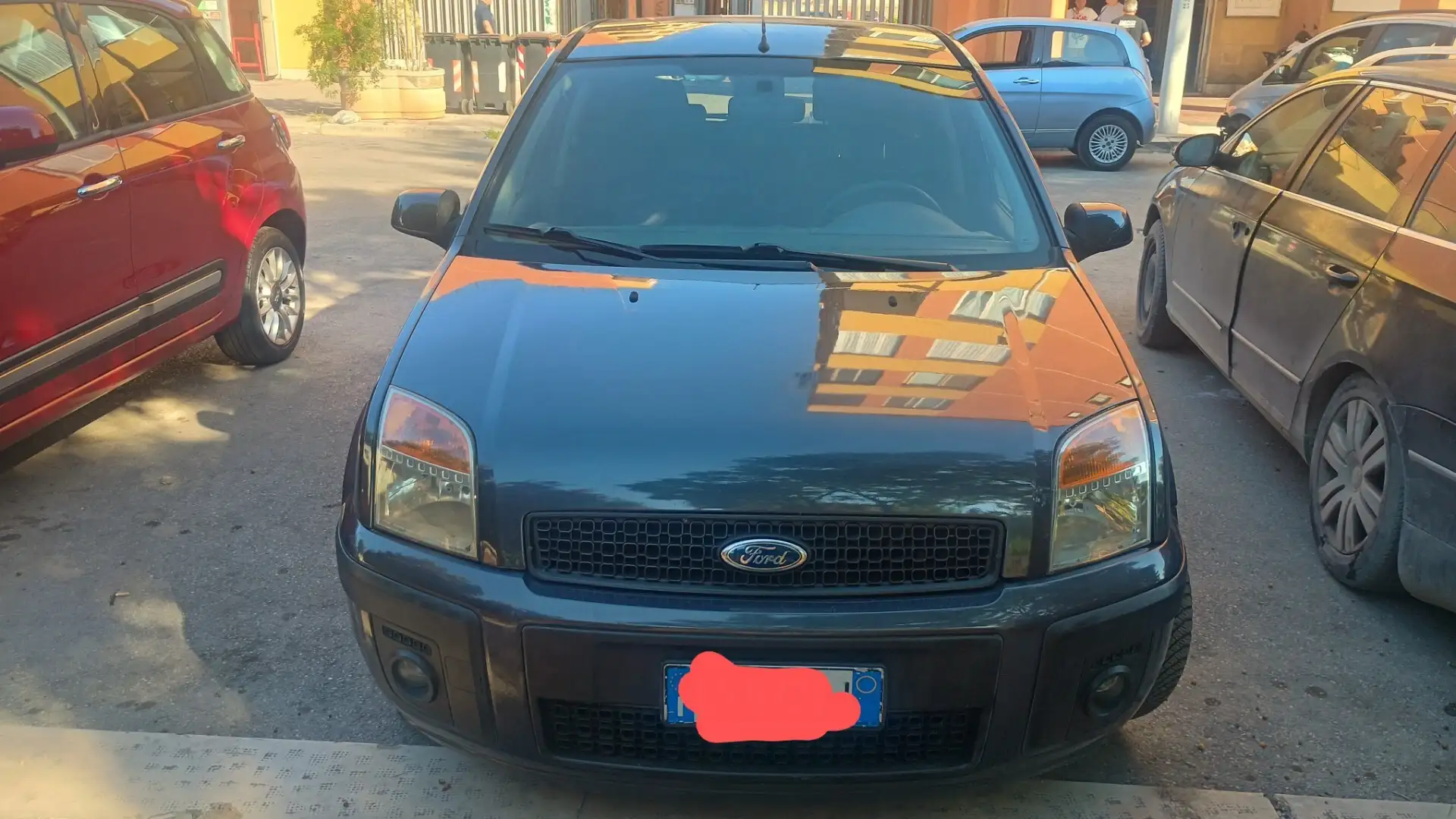 Ford Fusion 1.4 TDCi 5p. Titanium Gris - 1