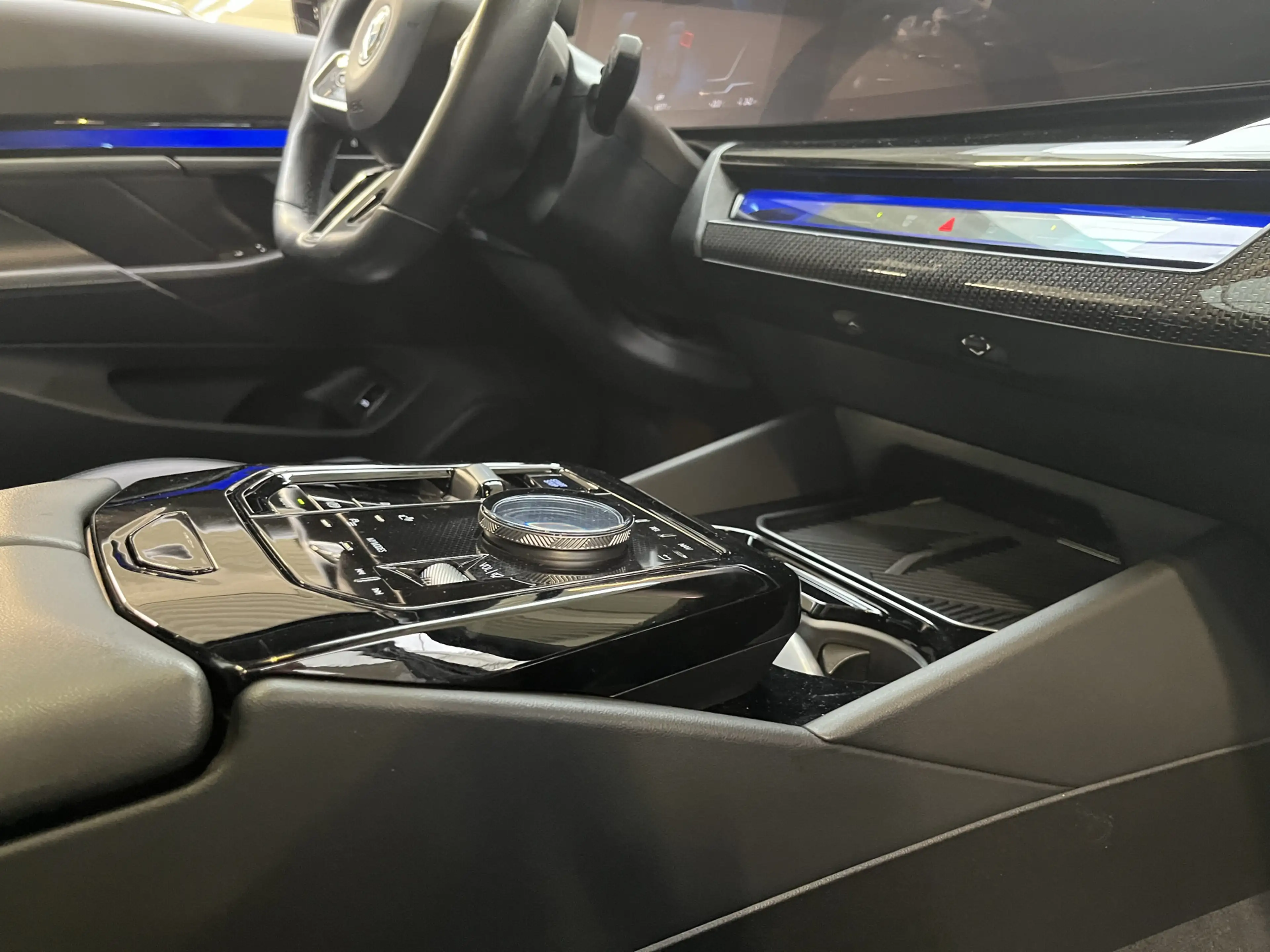 BMW i5 Touring eDrive40 M Sport Edition 84 kWh | Driving — photo 3