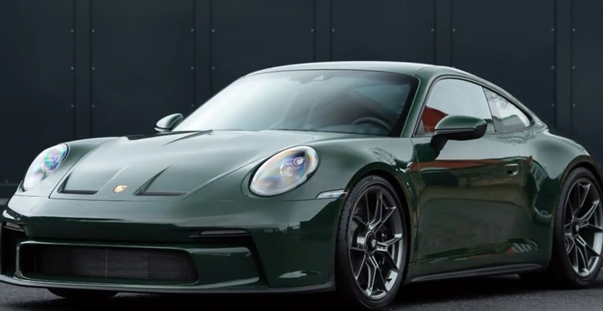 Porsche 992 GT3 Touring Package Verde - 1