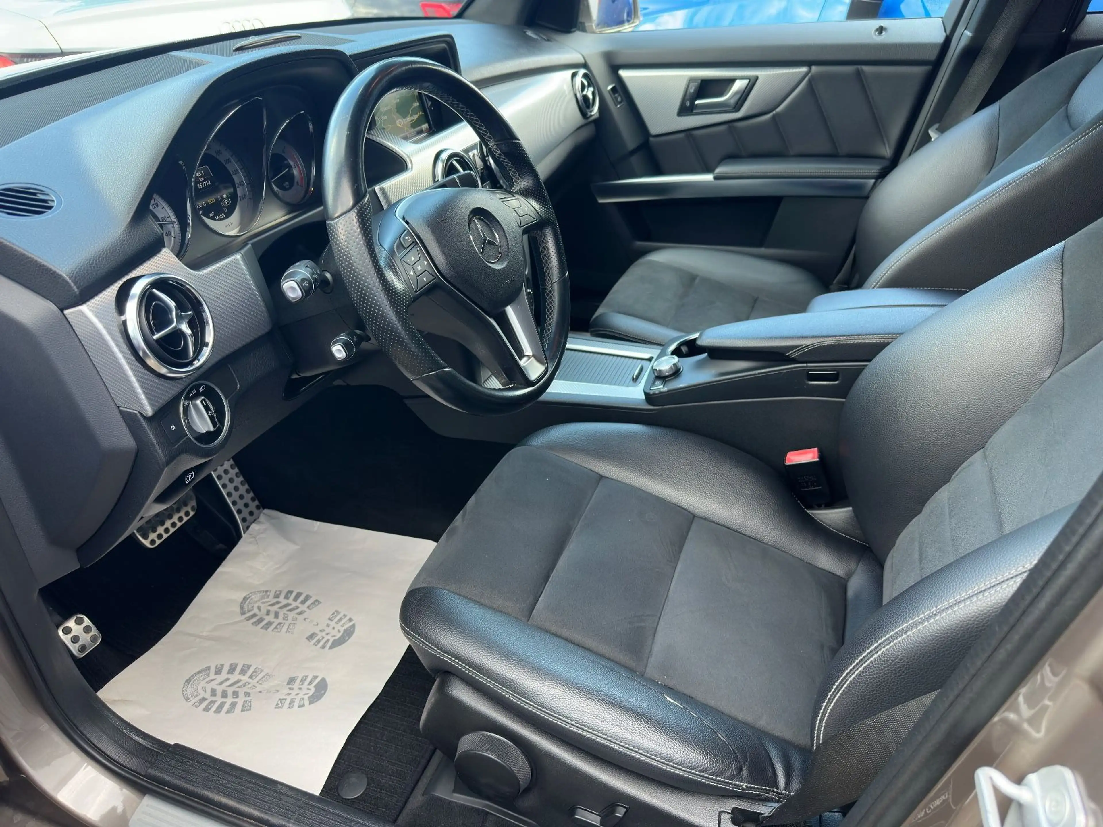 Mercedes-Benz GLK 200 CDI *COMAND/TEMPO/ILS* — photo 9