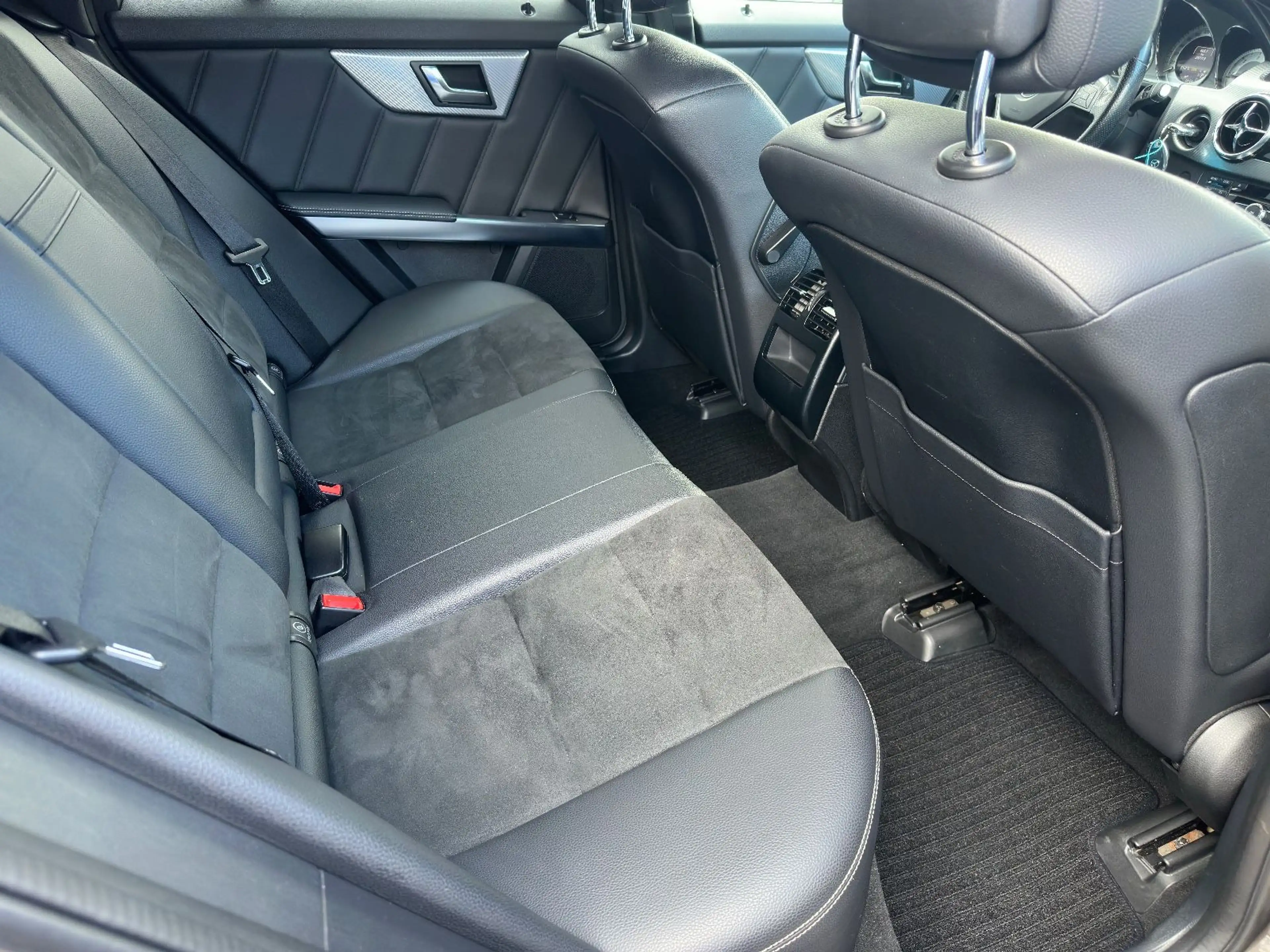 Mercedes-Benz GLK 200 CDI *COMAND/TEMPO/ILS* — photo 12