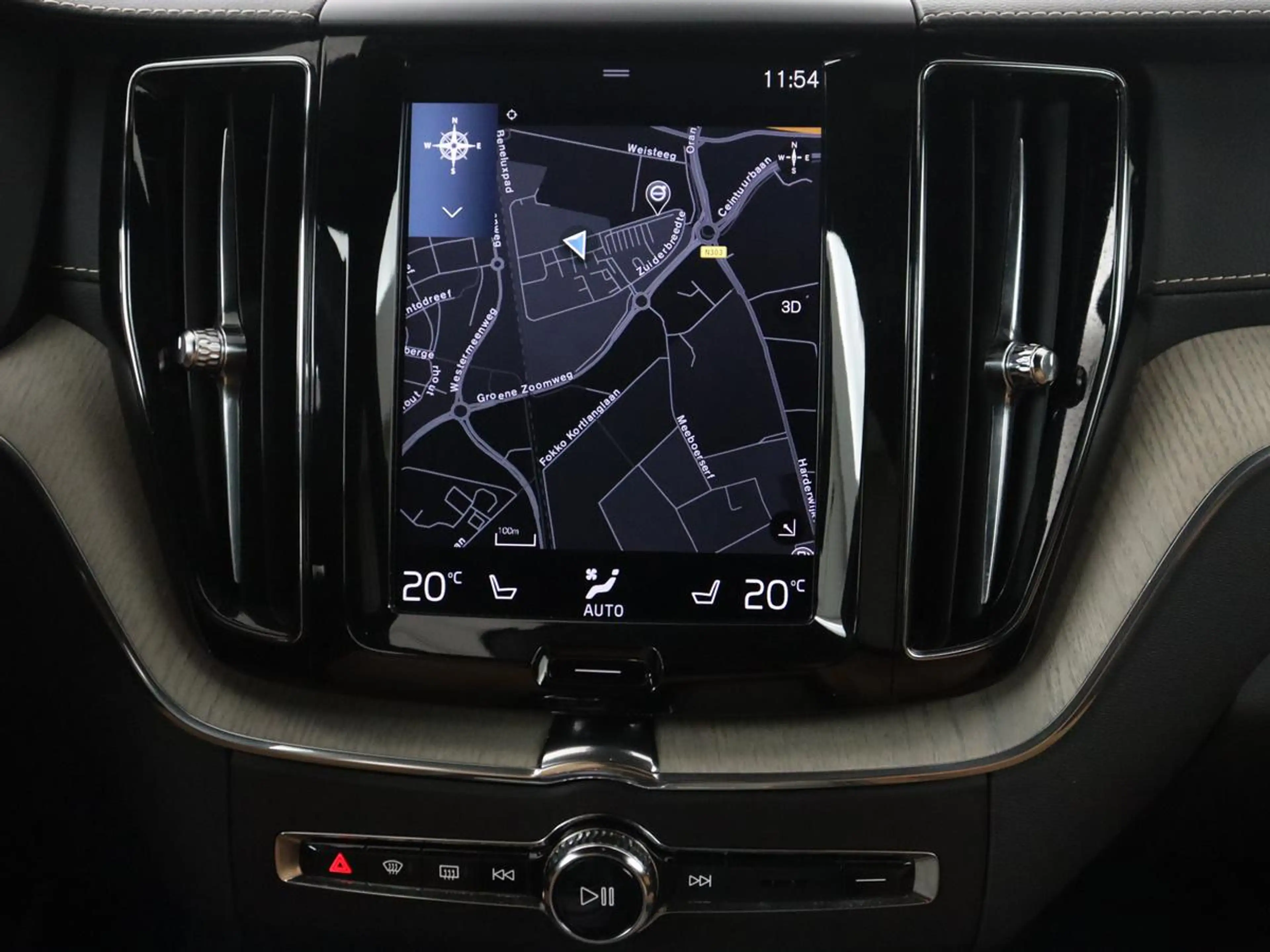 Volvo XC60 2.0 T8 Twin Engine AWD Inscription | SOH 83,9% | P — photo 21