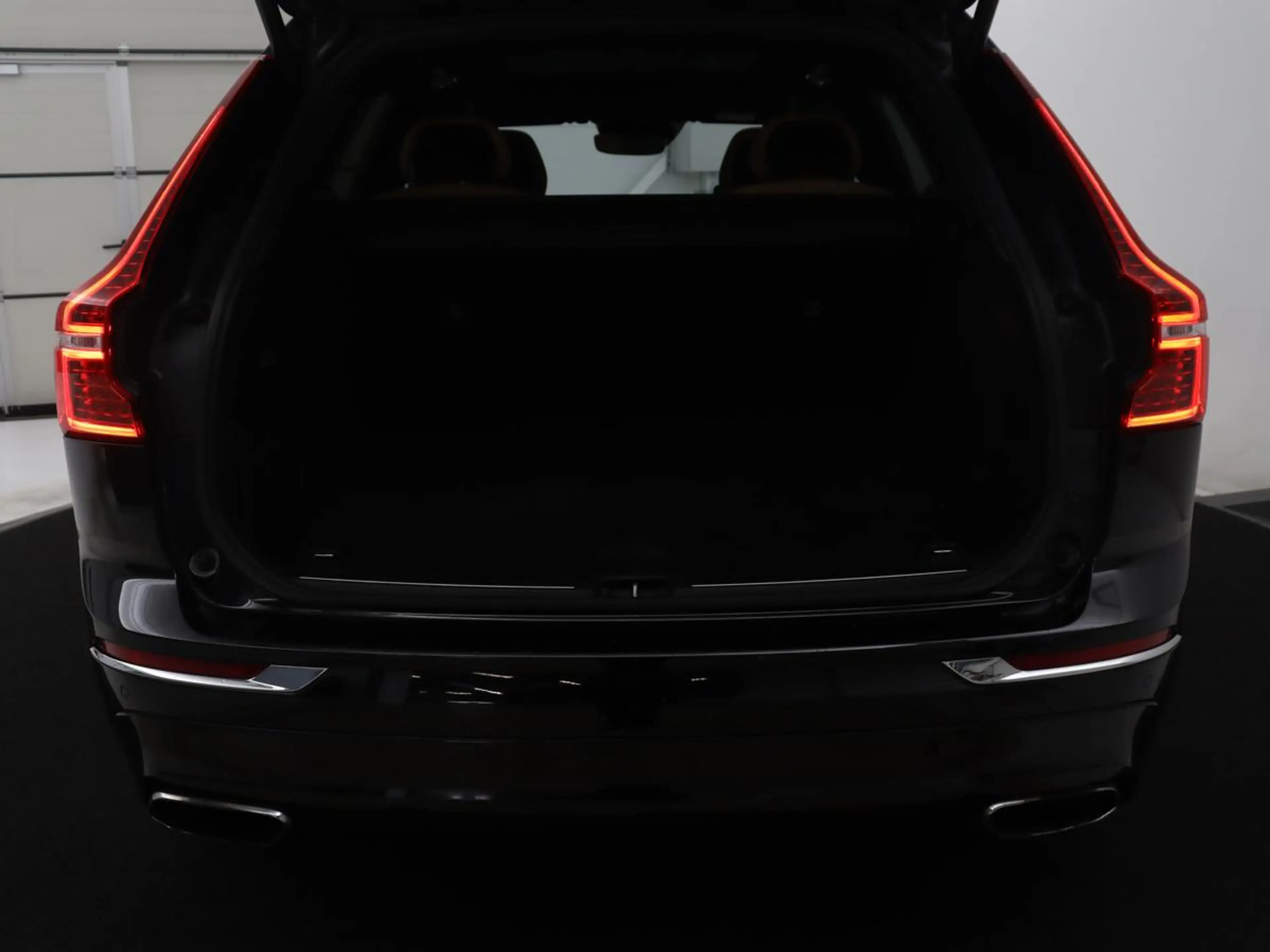 Volvo XC60 2.0 T8 Twin Engine AWD Inscription | SOH 83,9% | P — photo 9