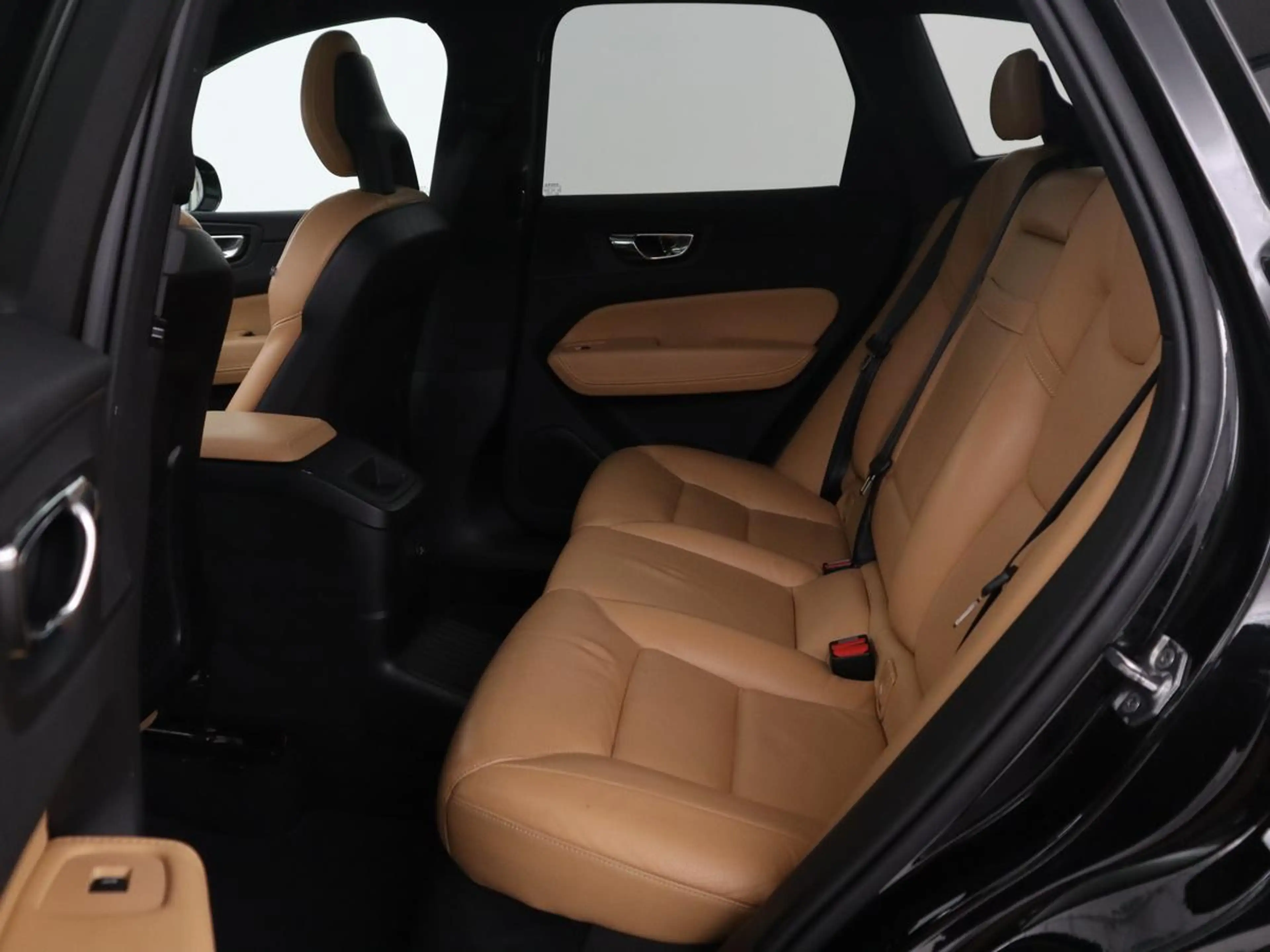 Volvo XC60 2.0 T8 Twin Engine AWD Inscription | SOH 83,9% | P — photo 7