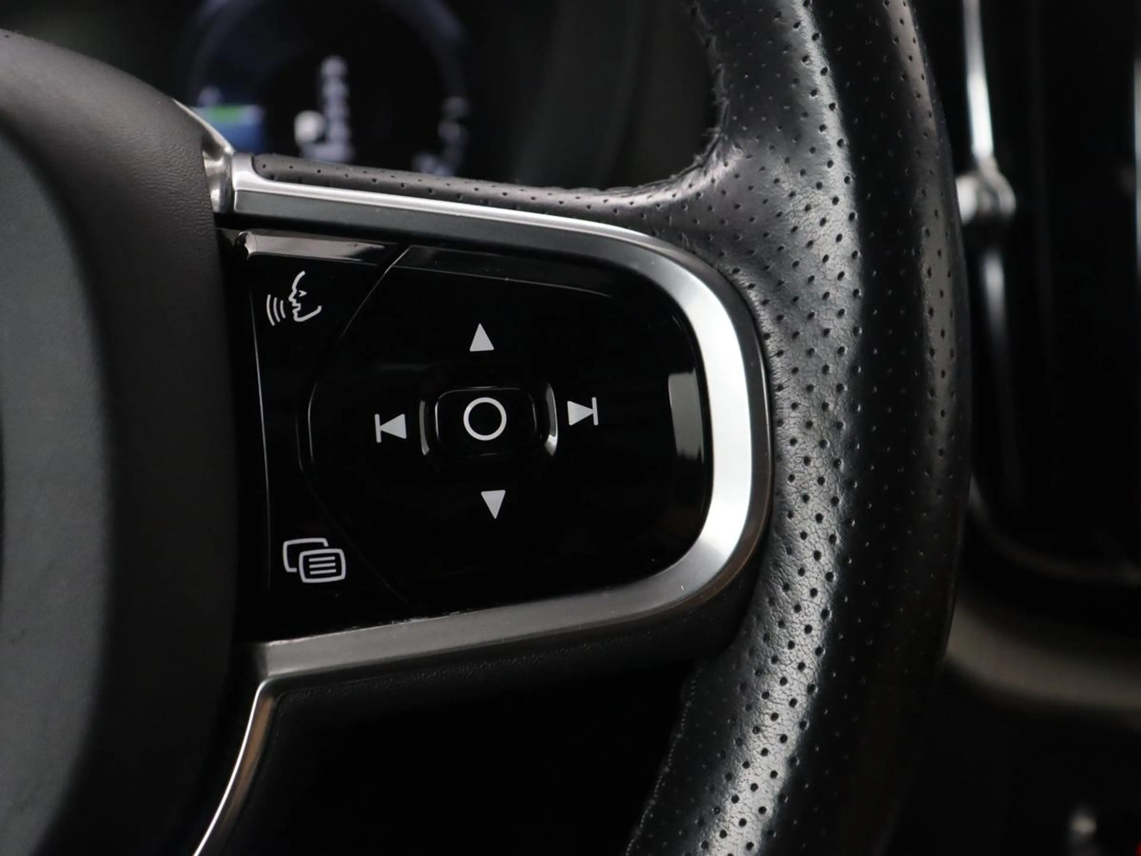 Volvo XC60 2.0 T8 Twin Engine AWD Inscription | SOH 83,9% | P — photo 20
