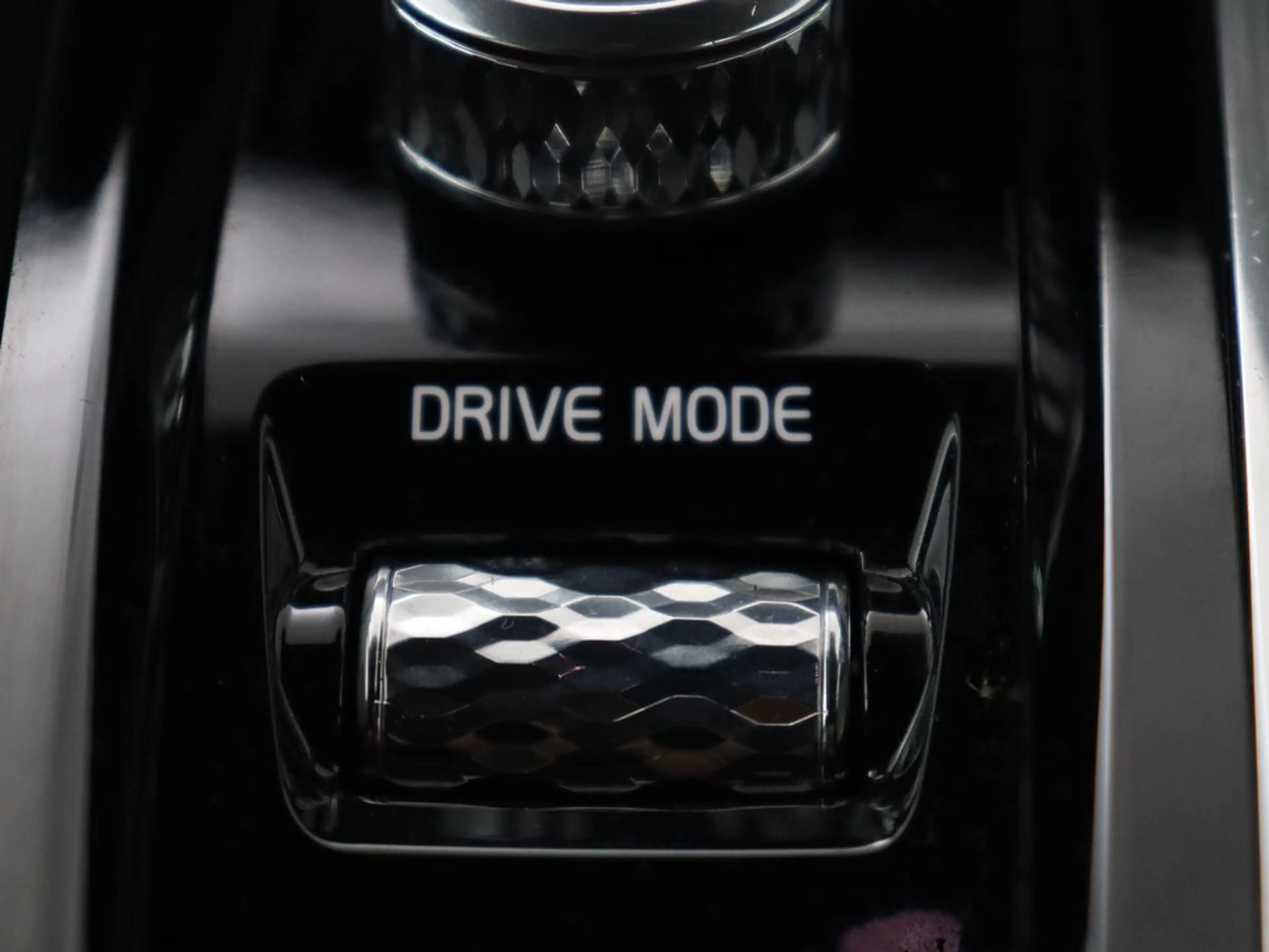 Volvo XC60 2.0 T8 Twin Engine AWD Inscription | SOH 83,9% | P — photo 35
