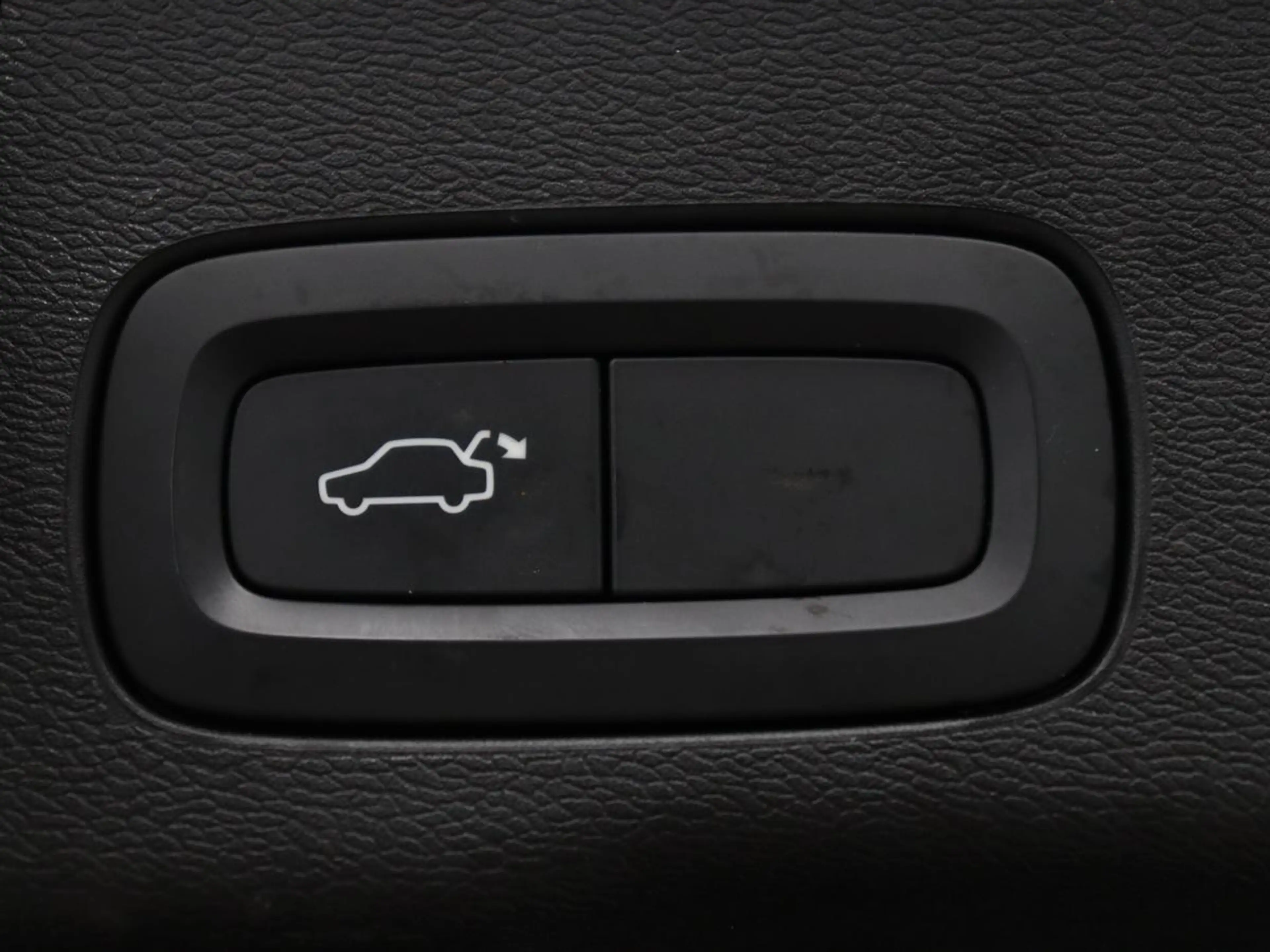 Volvo XC60 2.0 T8 Twin Engine AWD Inscription | SOH 83,9% | P — photo 10