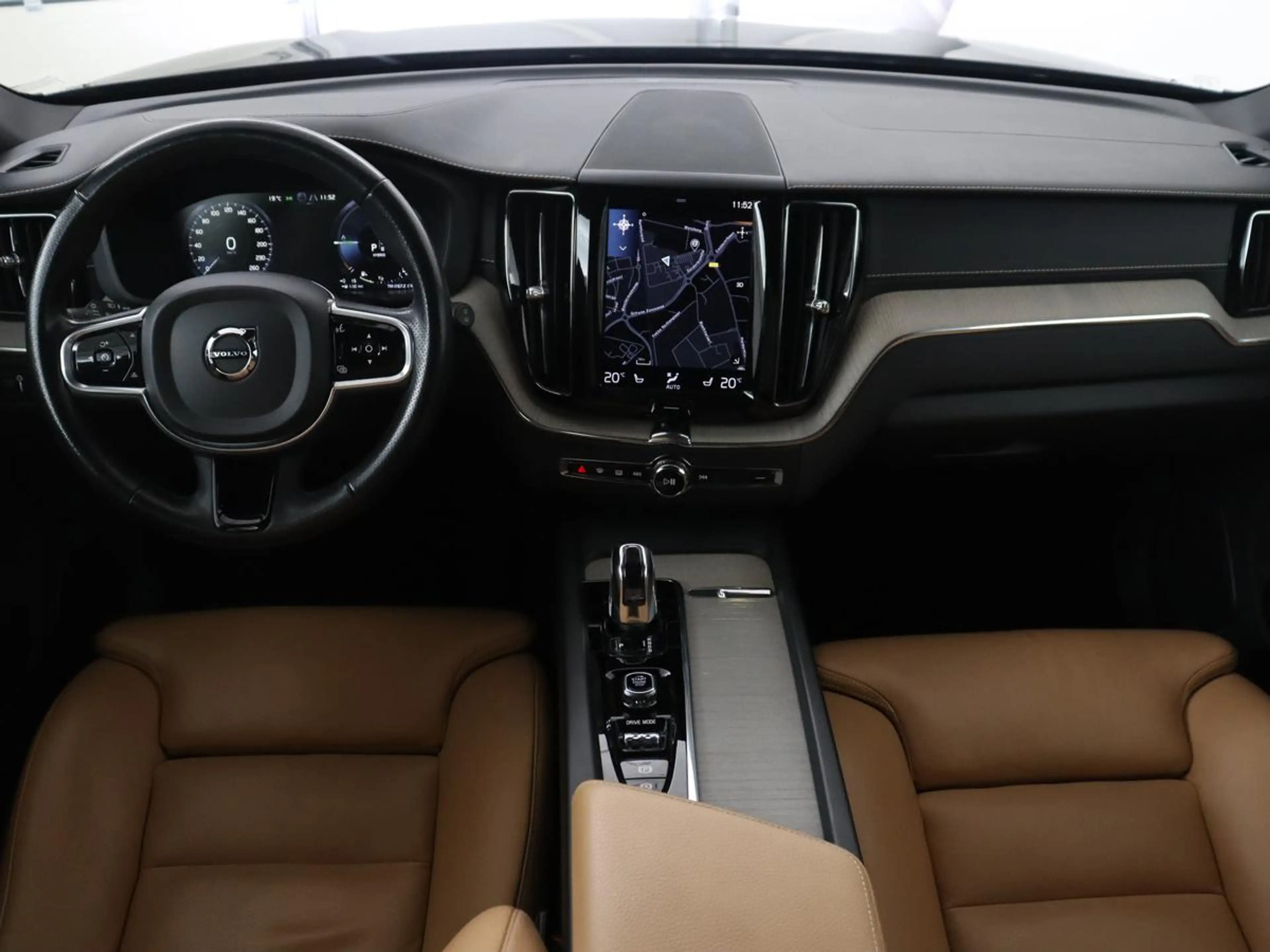 Volvo XC60 2.0 T8 Twin Engine AWD Inscription | SOH 83,9% | P — photo 3