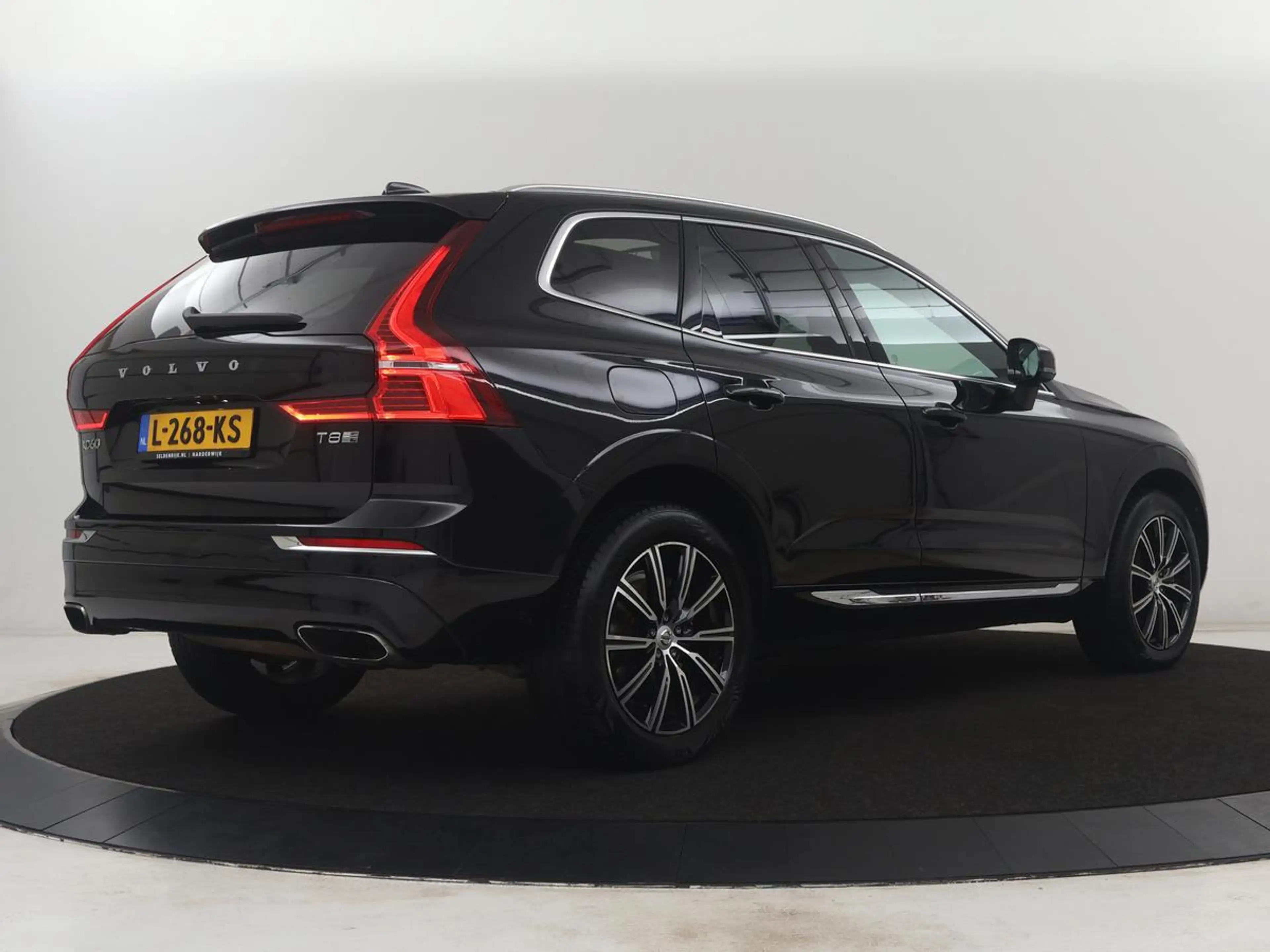 Volvo XC60 2.0 T8 Twin Engine AWD Inscription | SOH 83,9% | P — photo 41