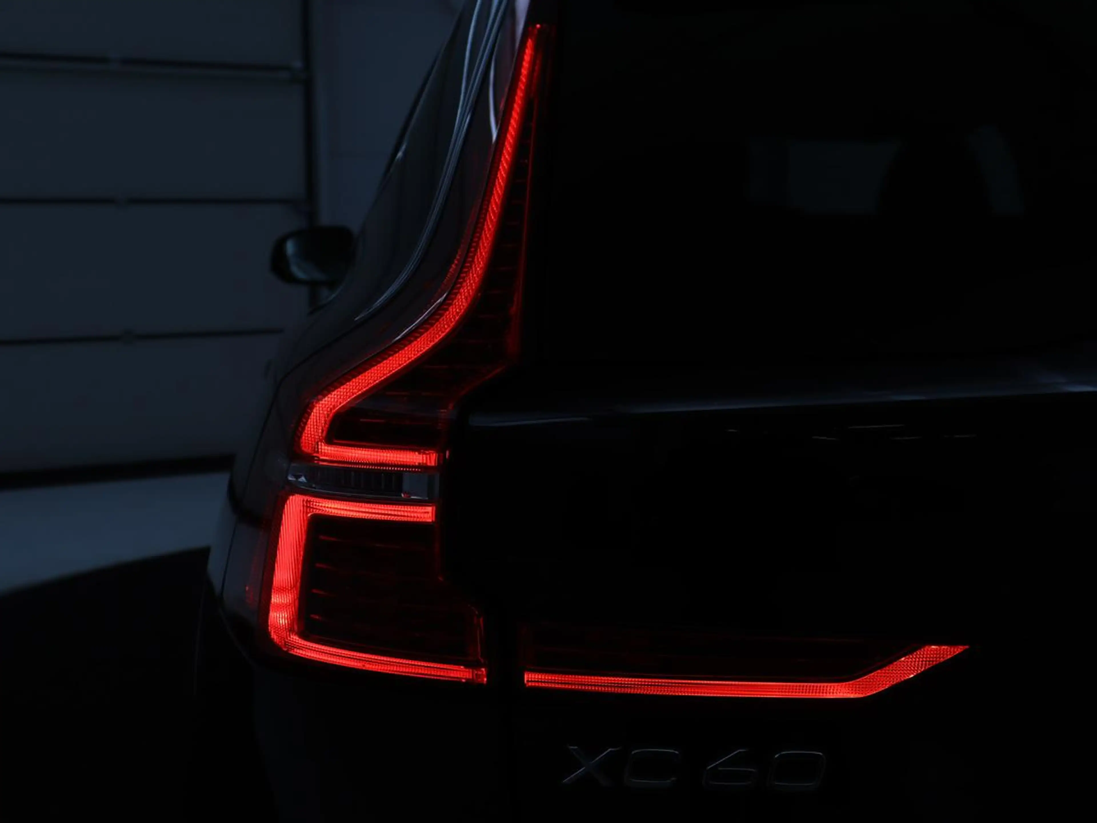 Volvo XC60 2.0 T8 Twin Engine AWD Inscription | SOH 83,9% | P — photo 36