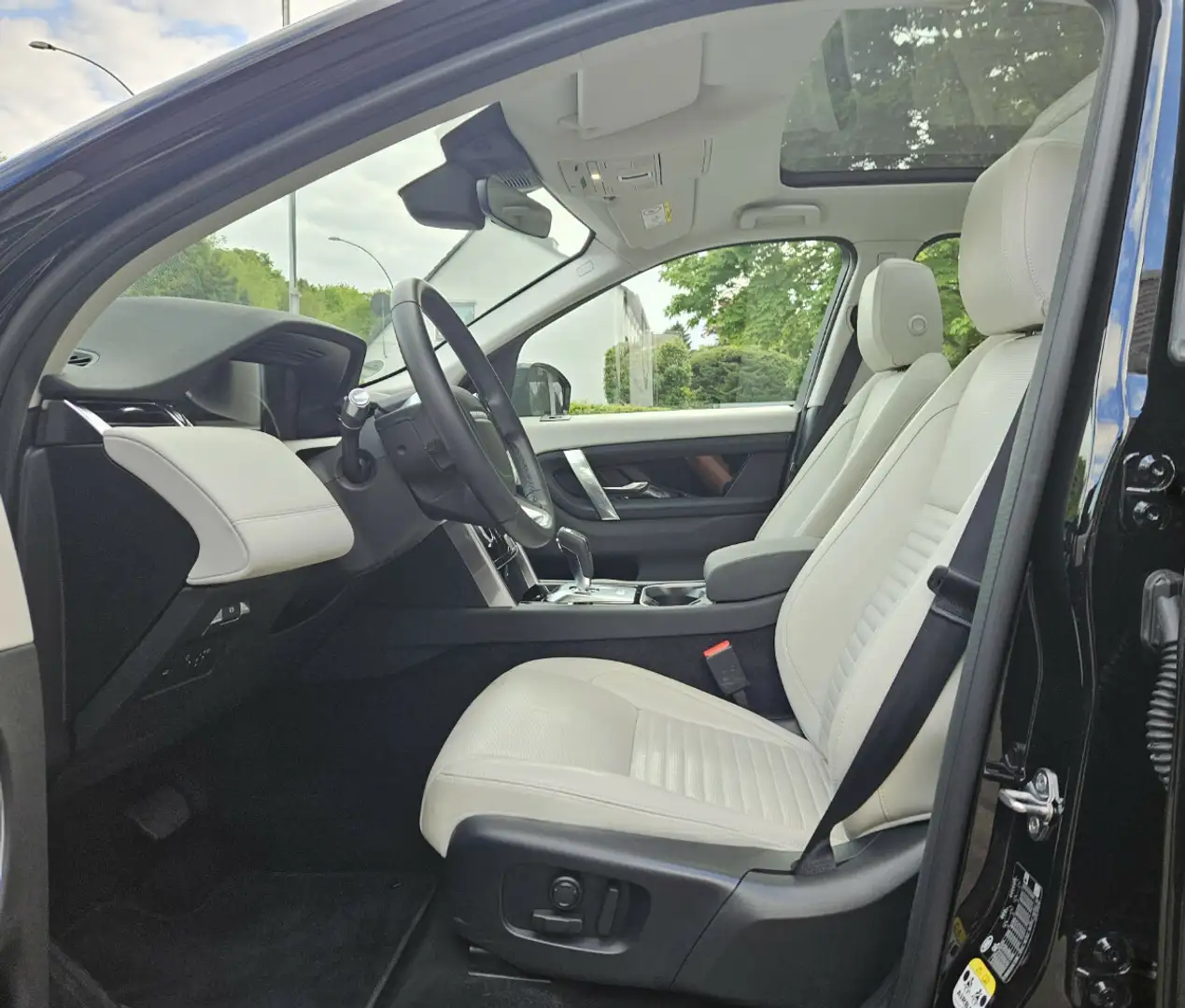 Land Rover Discovery Sport AWD.LED.Panorama.KeylGo.Cam.Navi Schwarz - 2