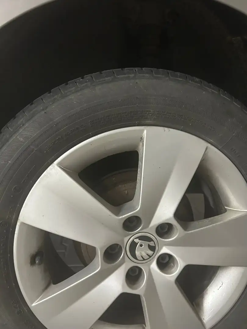 Skoda Fabia Fabia III 1.0 MPI Style Silber - 2