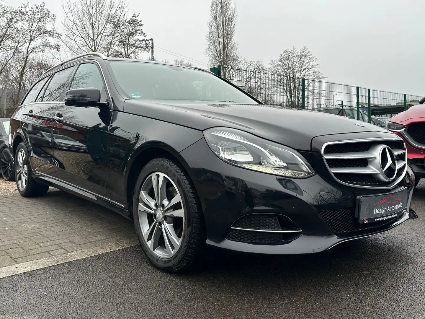 Mercedes-Benz E 200 E -Klasse*Automatik/Leder/Sitzhzg Scheckh* Noir - 2