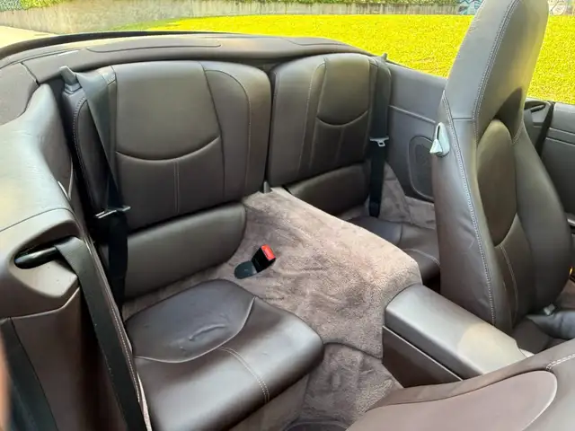 Porsche 911 view 14