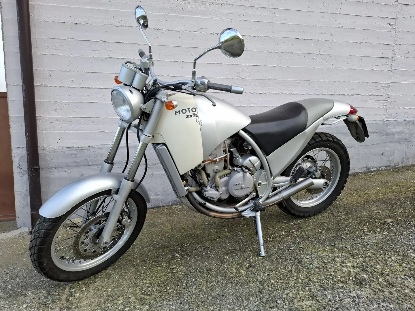 Aprilia Moto 6.5 Bej - 2