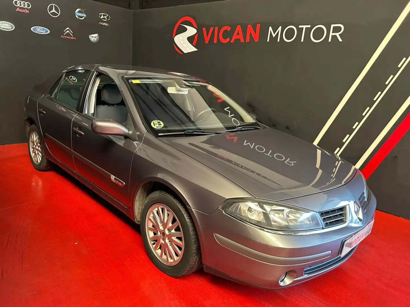Renault Laguna 1.9DCI Expression 130 Gris - 1