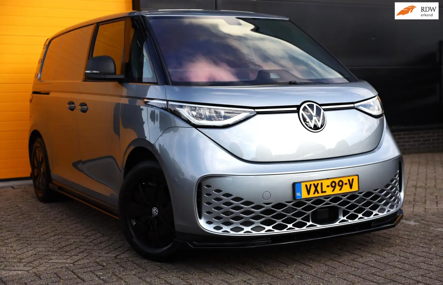 Volkswagen ID. Buzz Cargo 77 kWh / Acc / AUT / Camera / 3 Zits / Schuifdeur Grijs - 1