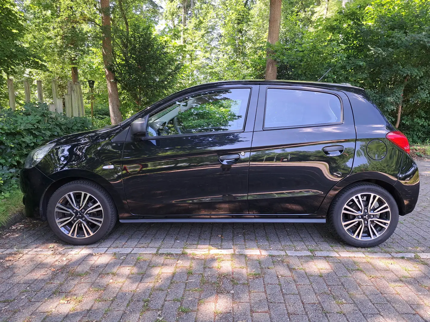 Mitsubishi Space Star Space Star 1.0 Entry Zwart - 1