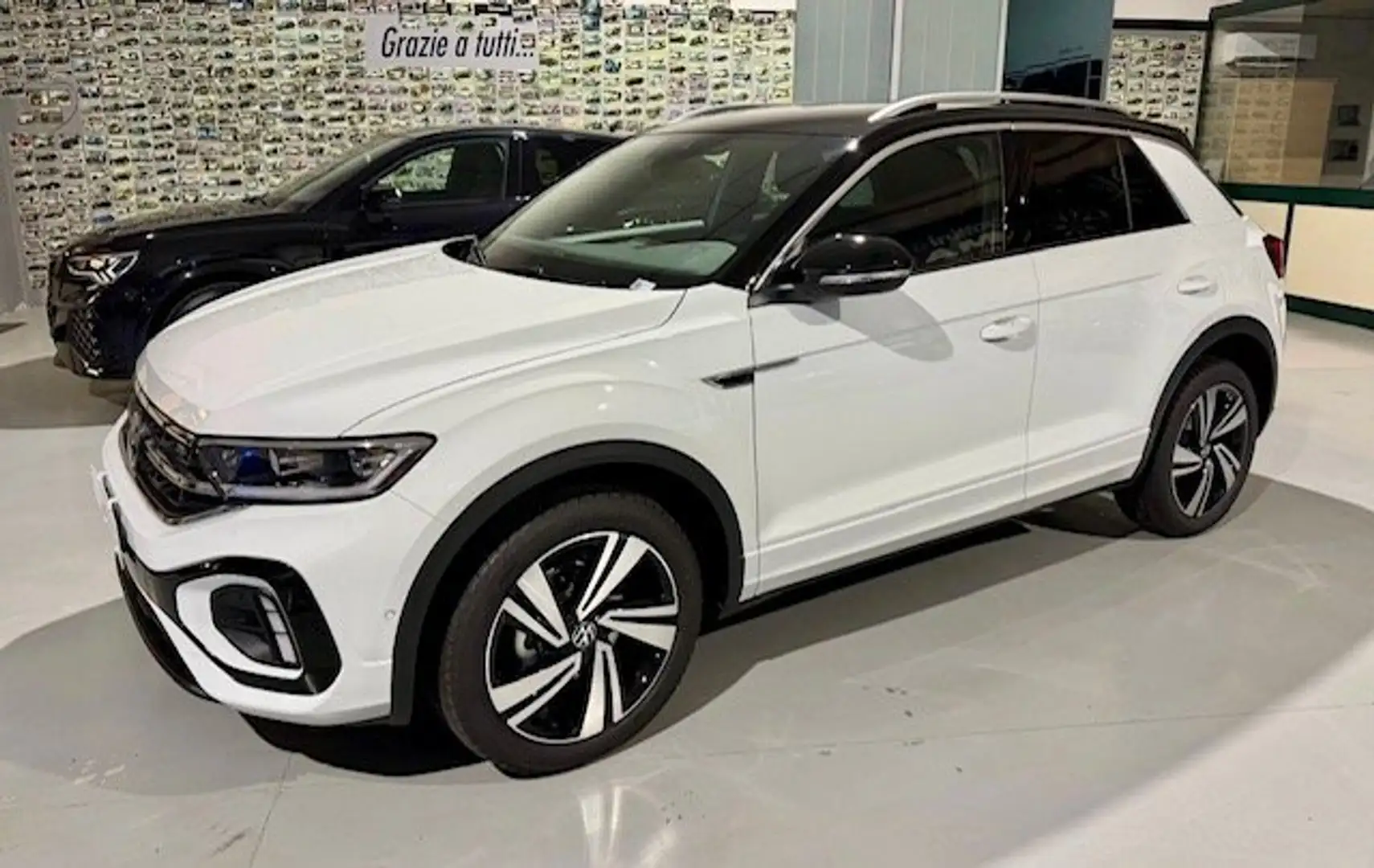 Volkswagen T-Roc 1.0 tsi R-Line Plus 115cv Bianco - 1