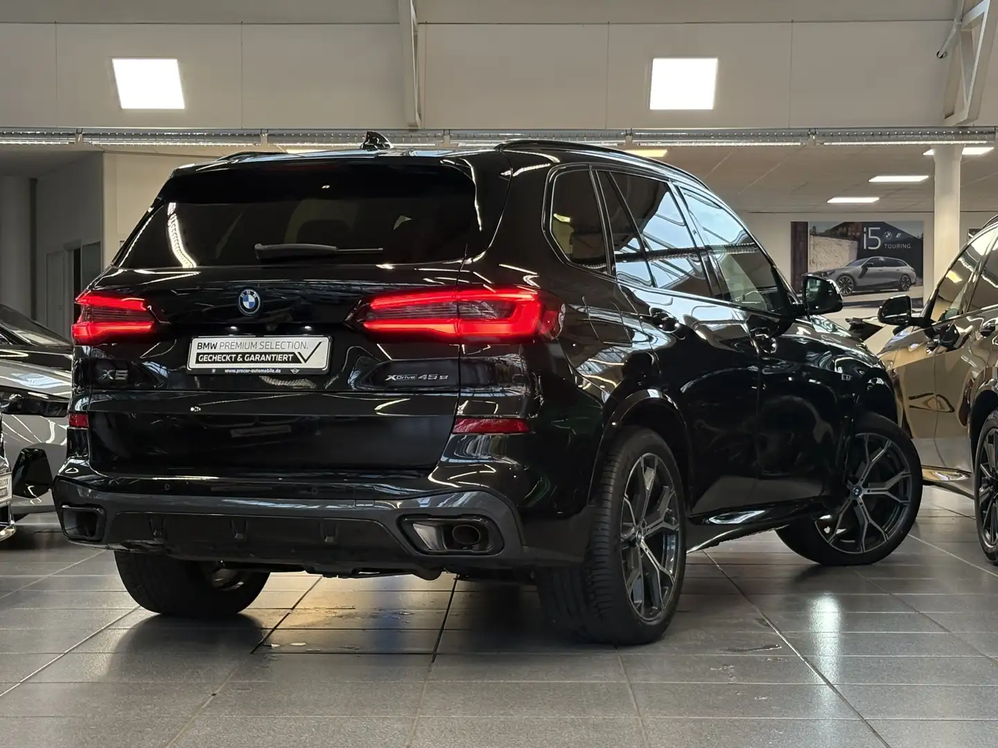 BMW X5 xDrive45e M Sport DA Prof PA+ Laser B/W Pano Schwarz - 2