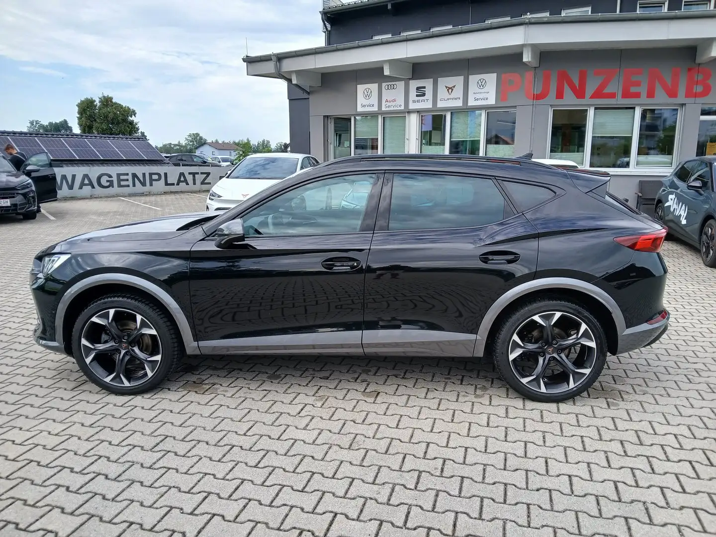 CUPRA Formentor 1.5 TSI 150 PS DSG ACT Schwarz - 2