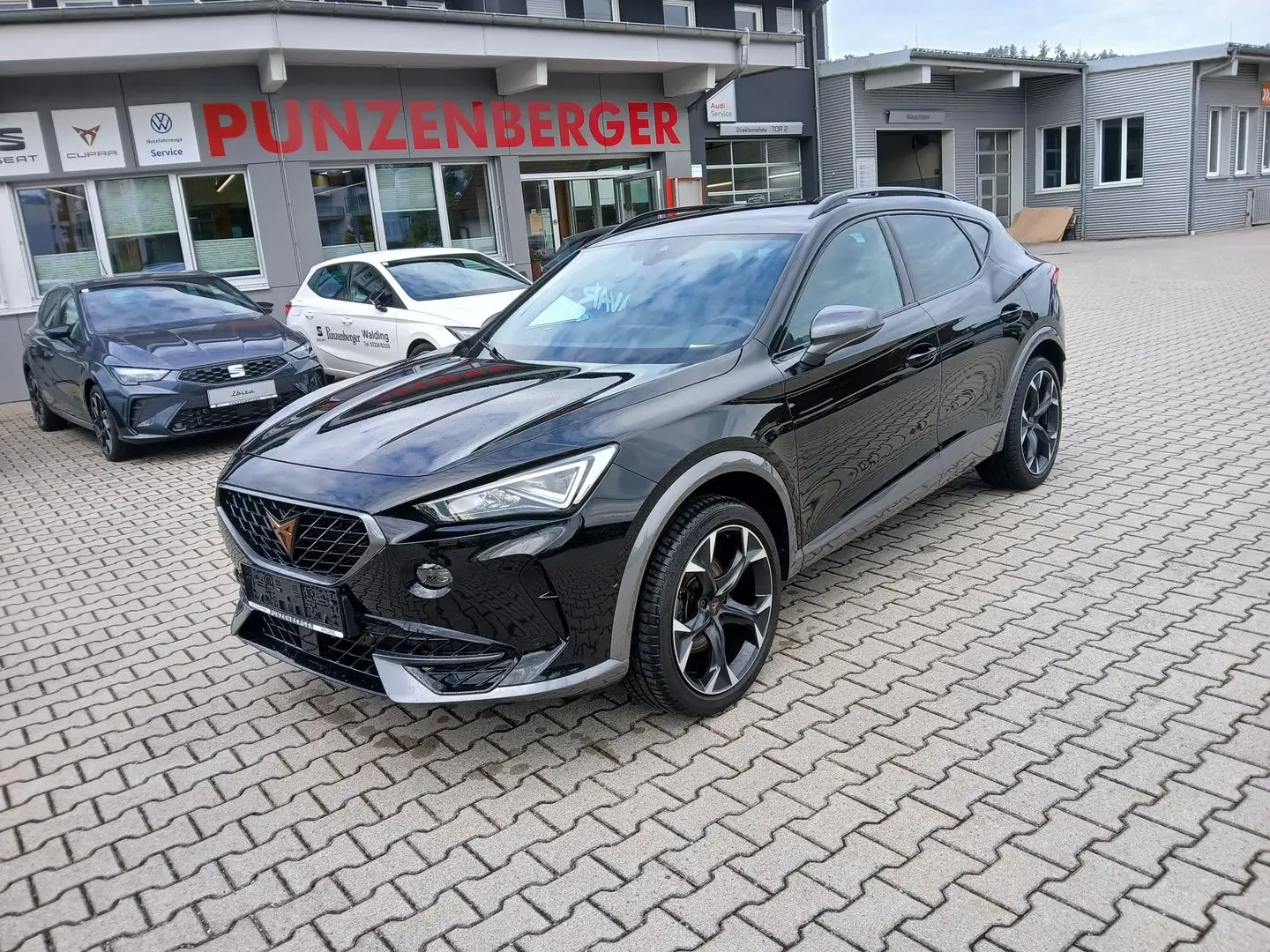 CUPRA Formentor 1.5 TSI 150 PS DSG ACT Schwarz - 1