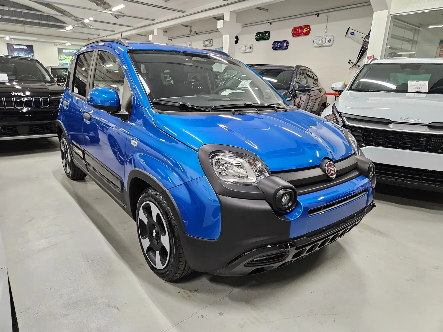 Fiat New Panda 1.0 hybrid 70cv Pandina Cross ADAS Albastru - 1