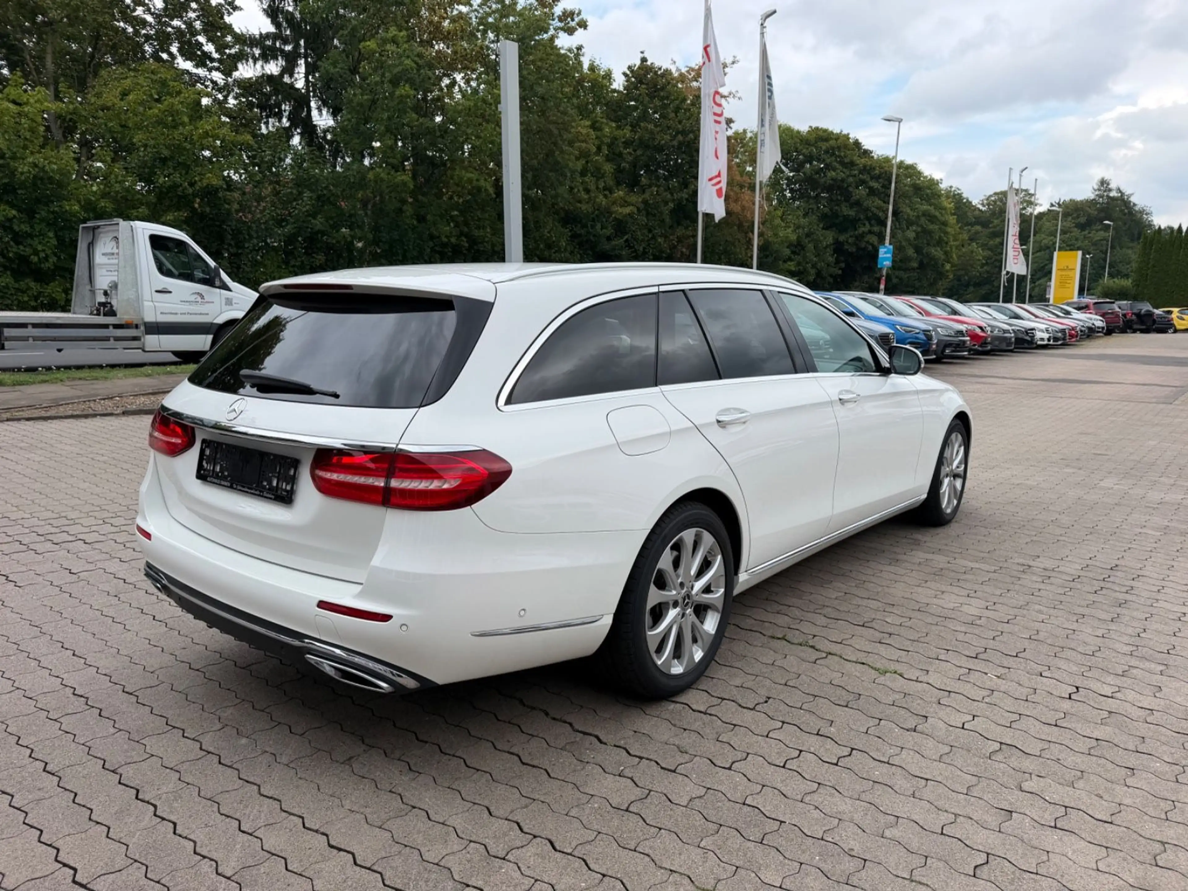 Mercedes-Benz E 350 E T-Modell E 350 d/Pano/SpurASS/Navi/360* — photo 7