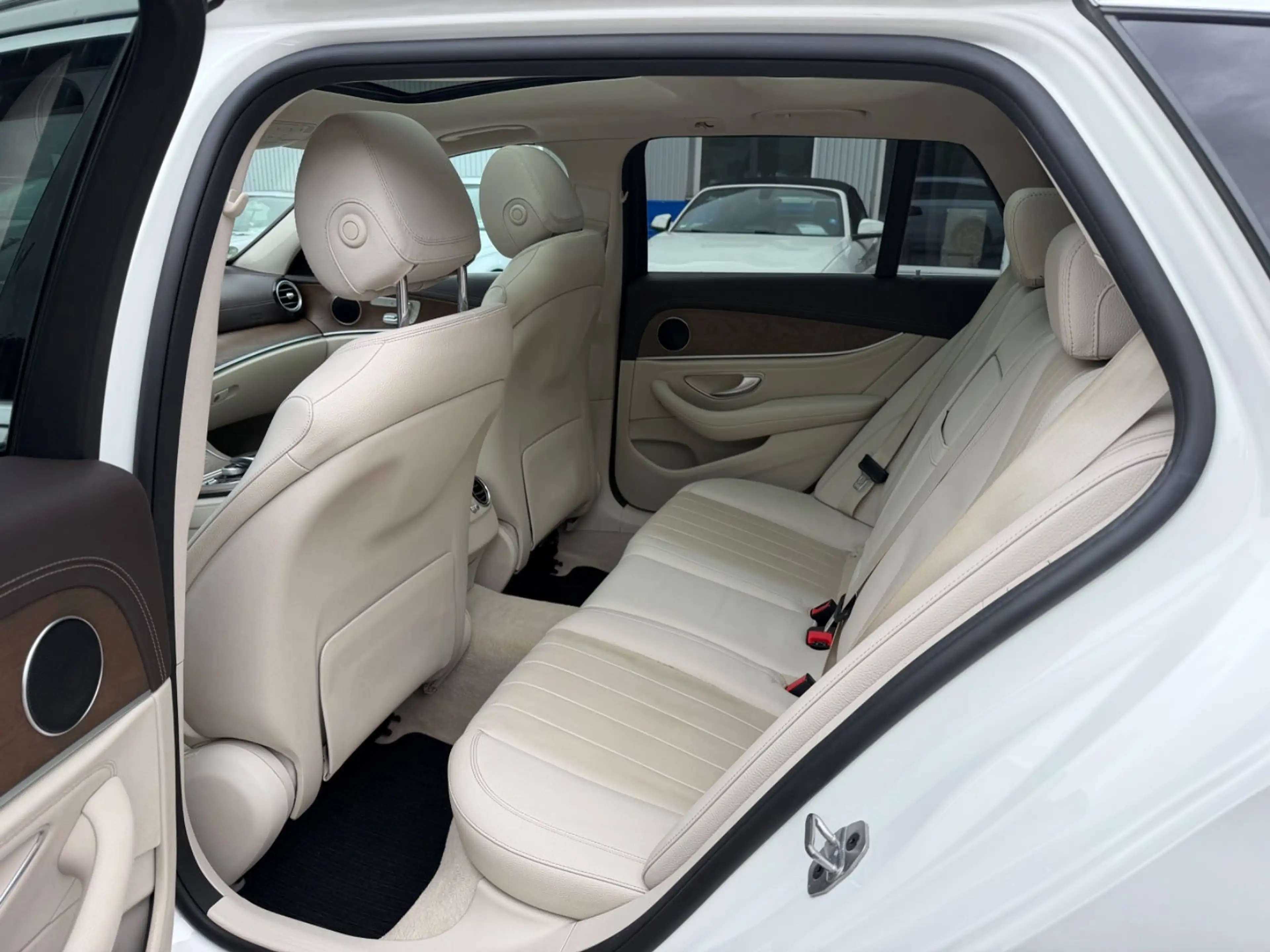 Mercedes-Benz E 350 E T-Modell E 350 d/Pano/SpurASS/Navi/360* — photo 9