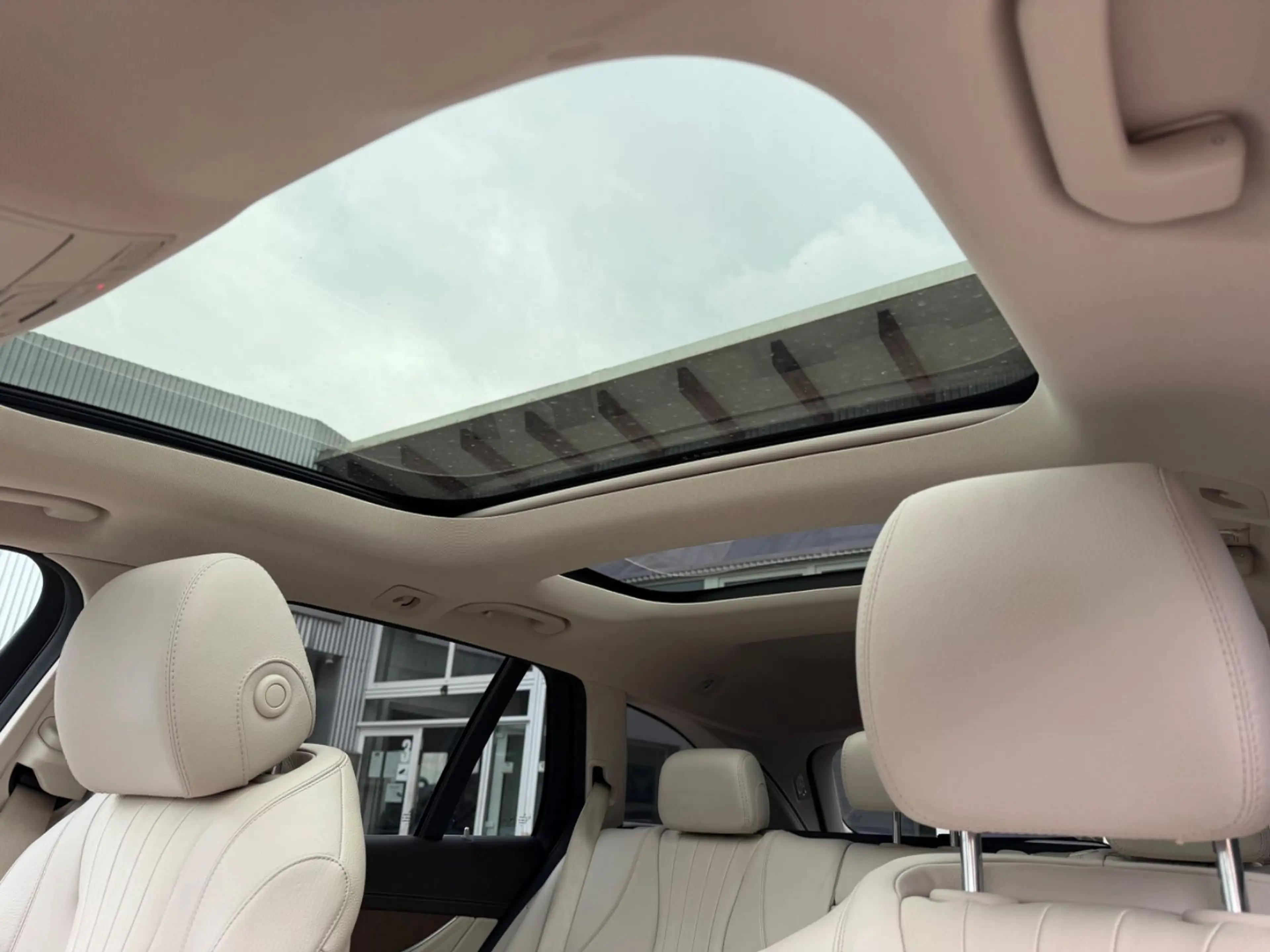 Mercedes-Benz E 350 E T-Modell E 350 d/Pano/SpurASS/Navi/360* — photo 14