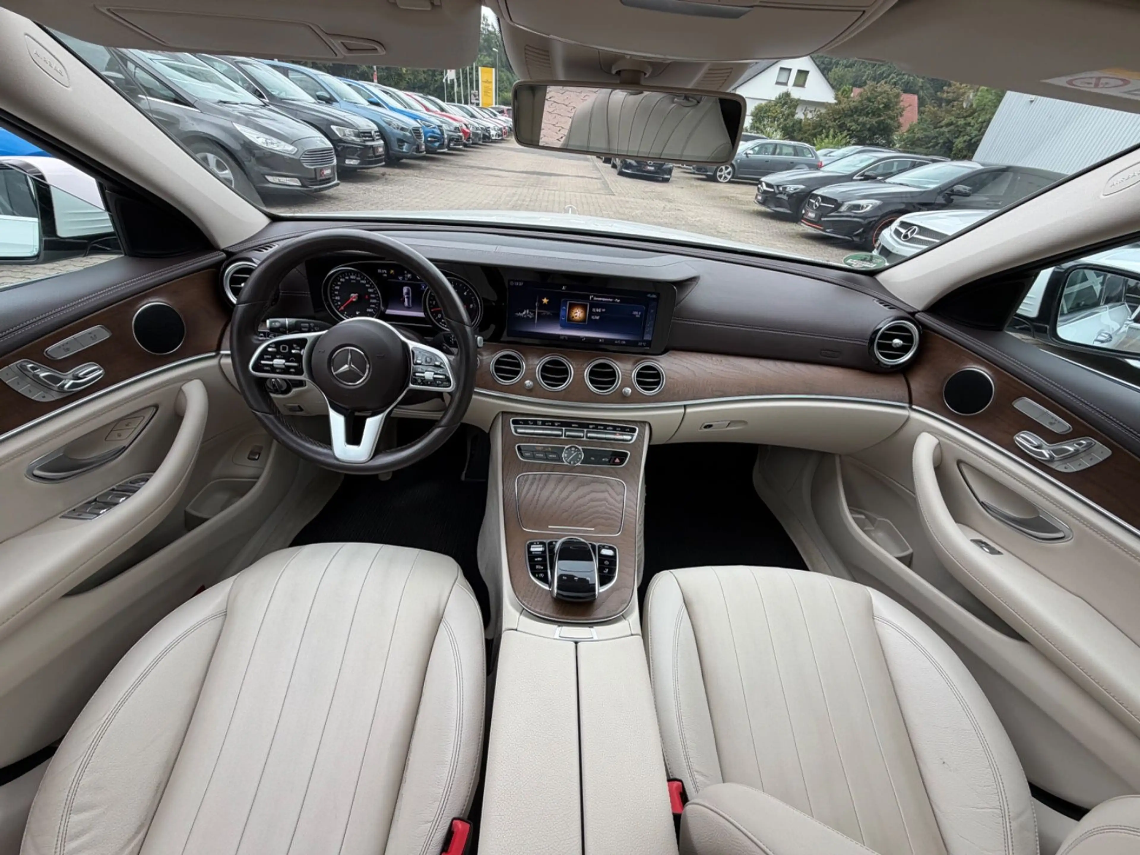 Mercedes-Benz E 350 E T-Modell E 350 d/Pano/SpurASS/Navi/360* — photo 10